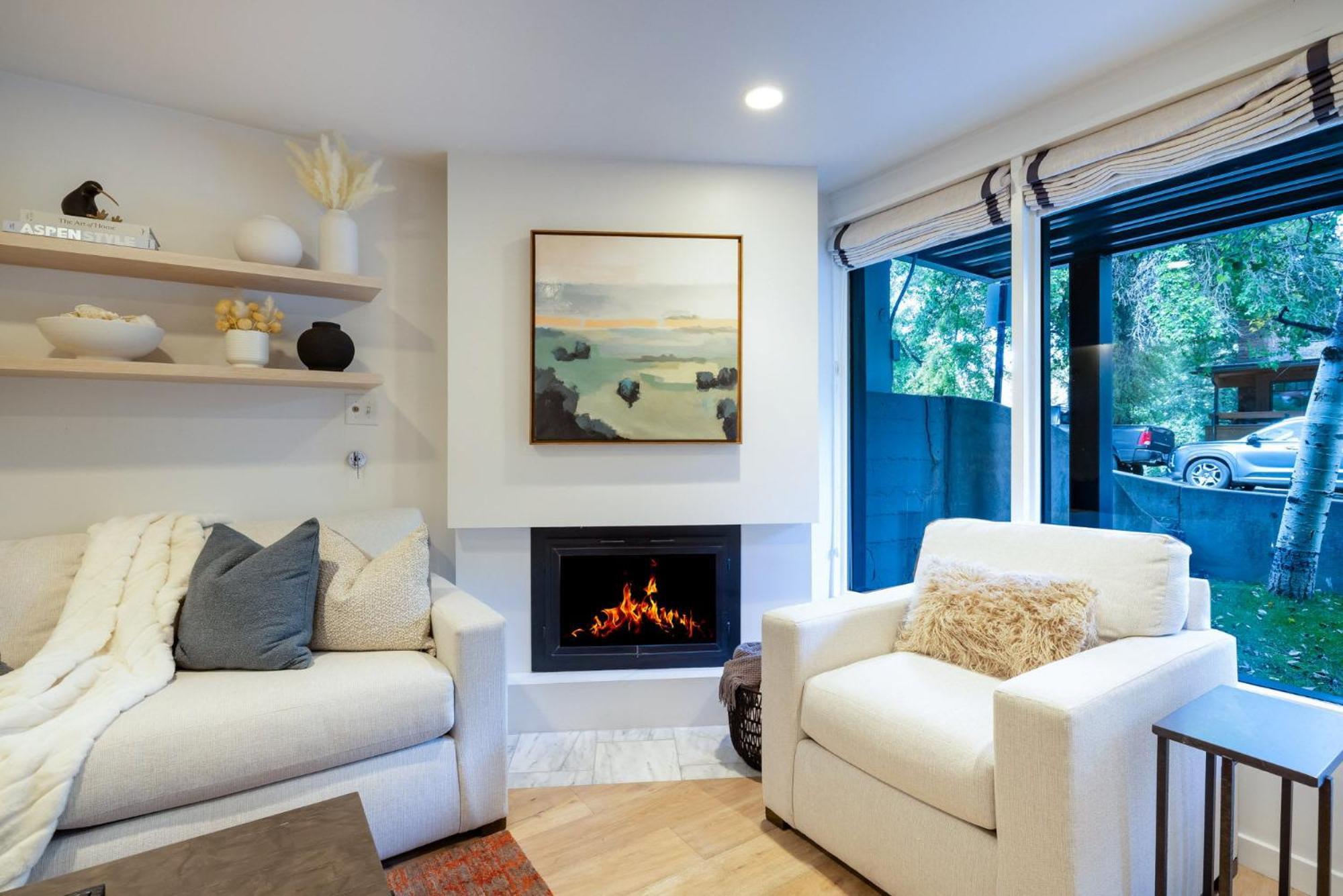 Apartment Renovated 2 Bedroom Ski-in Out