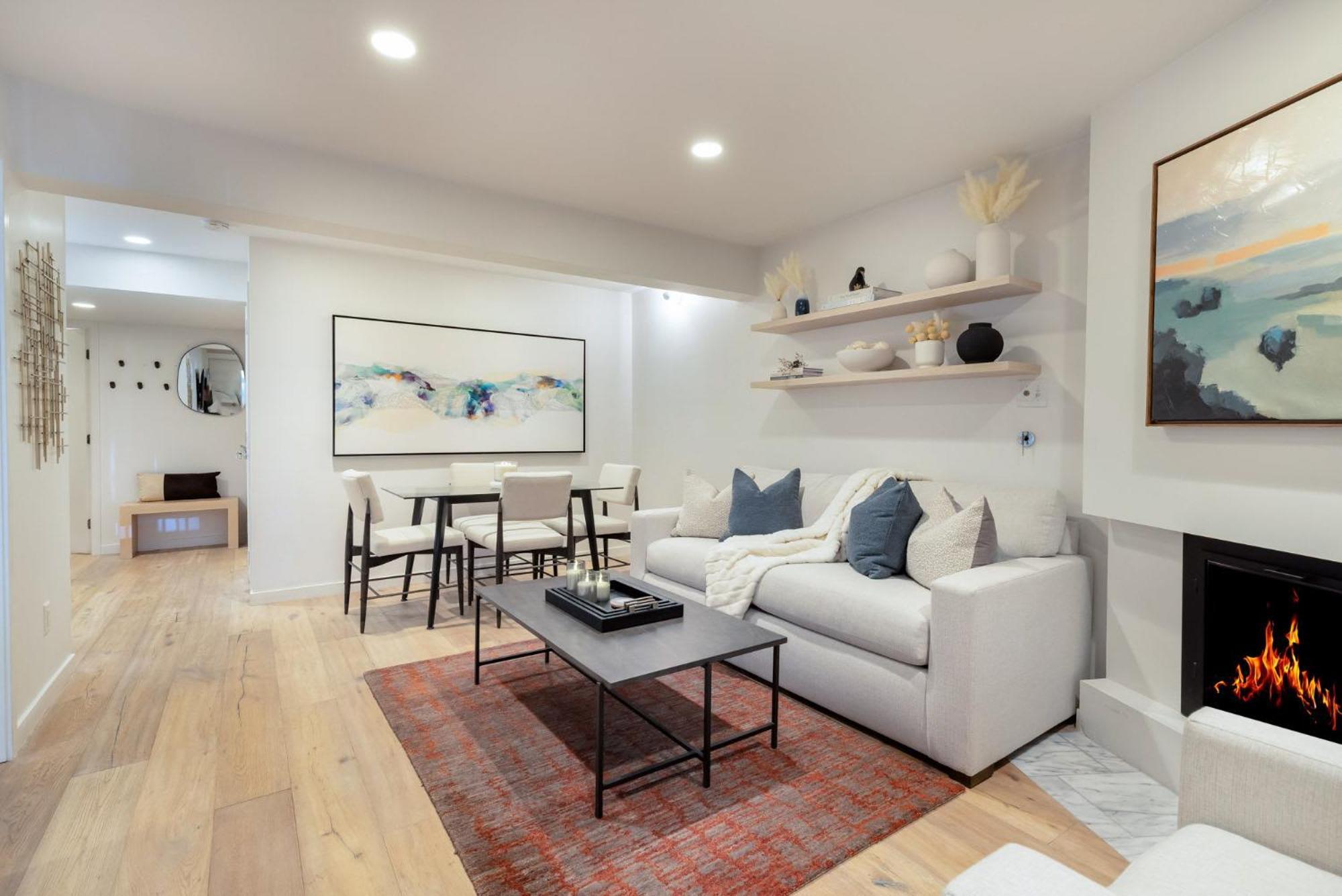 Apartment Renovated 2 Bedroom Ski-in Out *