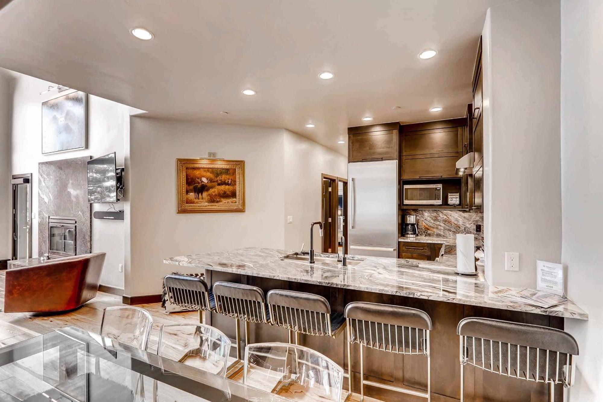 Highlands 402 By East West Hospitality