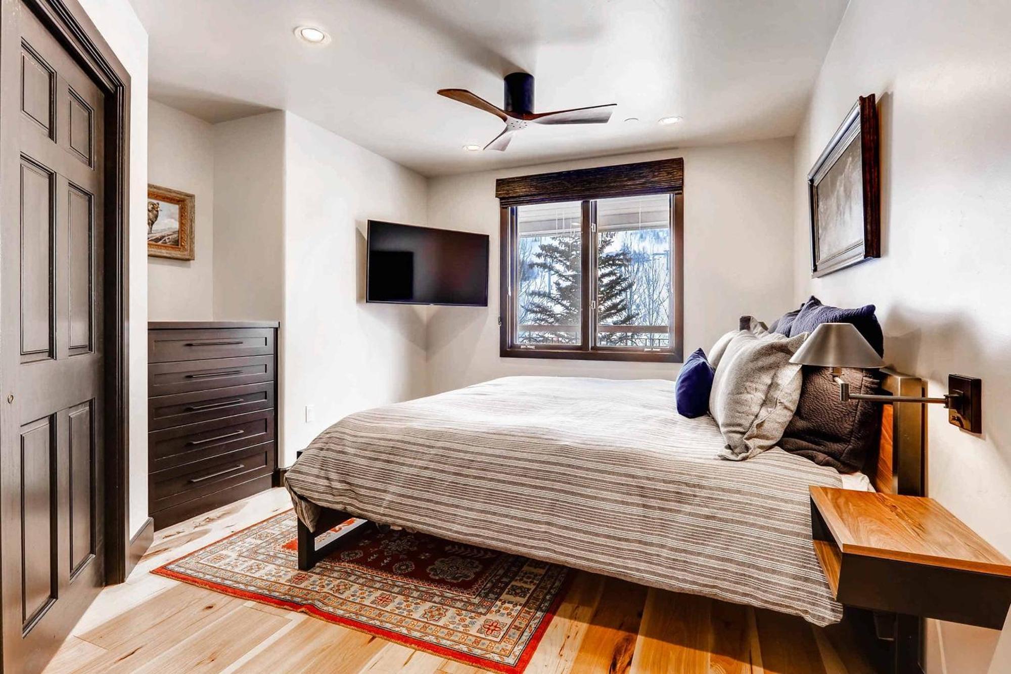 Highlands 402 By East West Hospitality