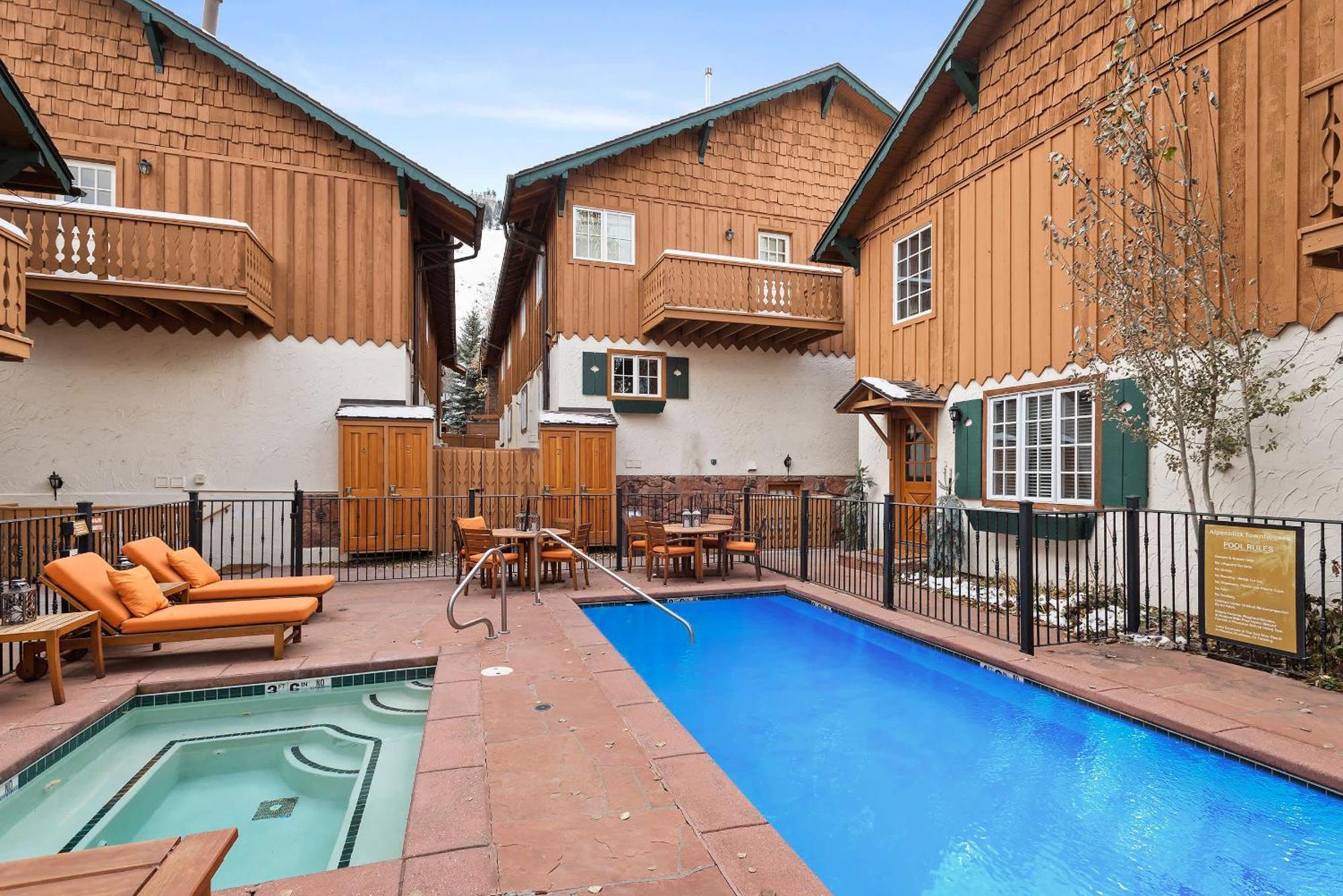 Ac, Updated 4 Bedroom 4-5 Ba Townhouse, Pool Holiday home Aspen