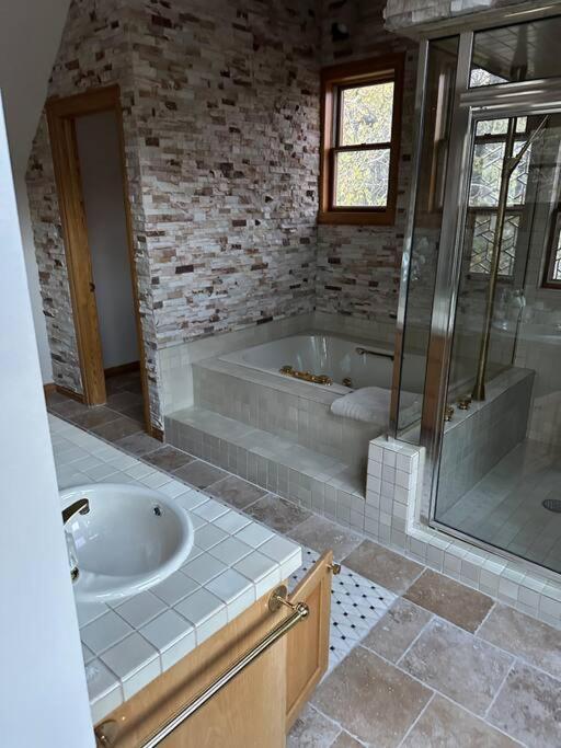 5 Bed With Loft 6ba In And Out Amazing Views Holiday home