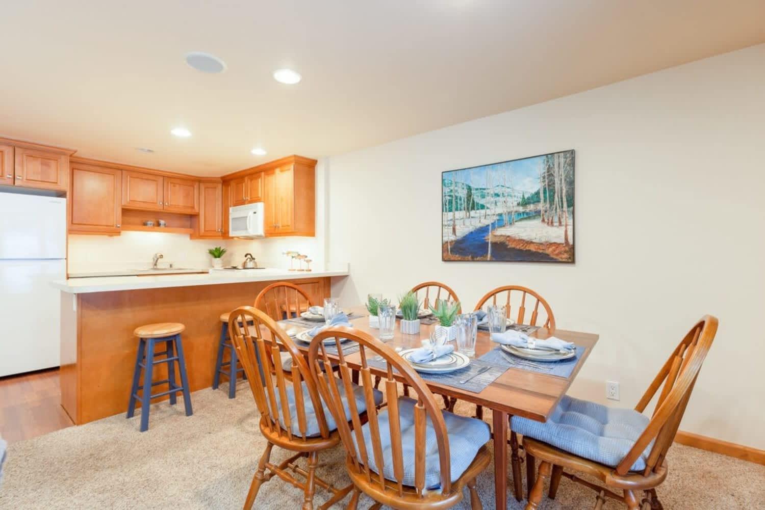 Apartment Comfort & Location - 2 Bedroom 2ba - Steps To Town