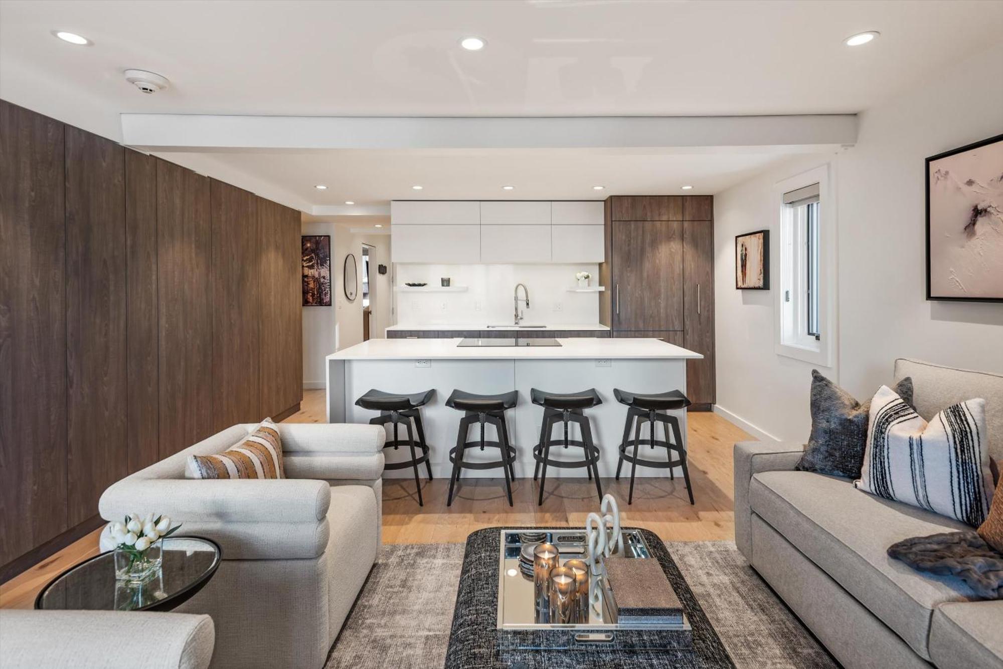 Apartment New Listing 3br 3ba *