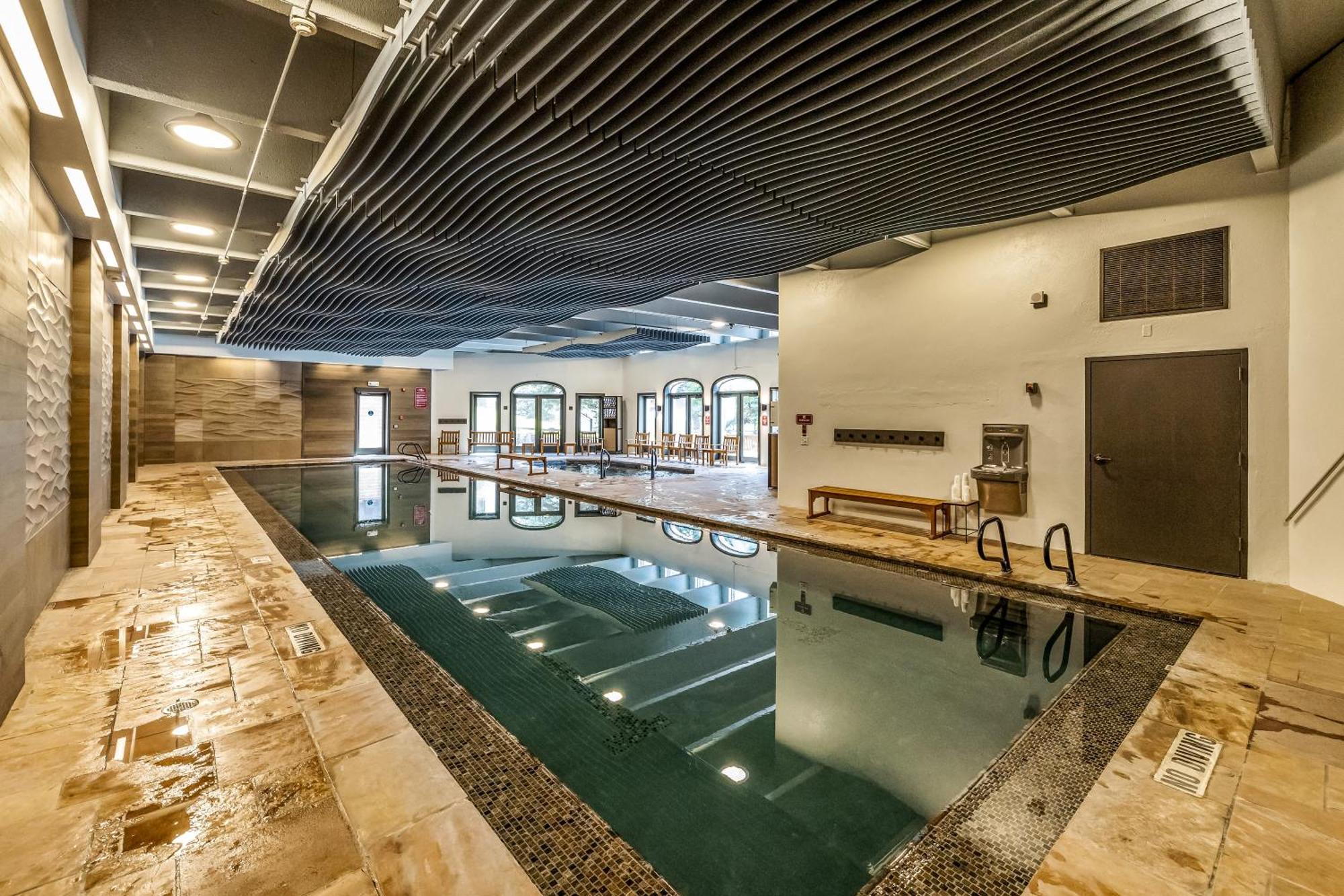 Aparthotel Relaxing Slope Side Ski-in Ski-out & Ground Level Patio *