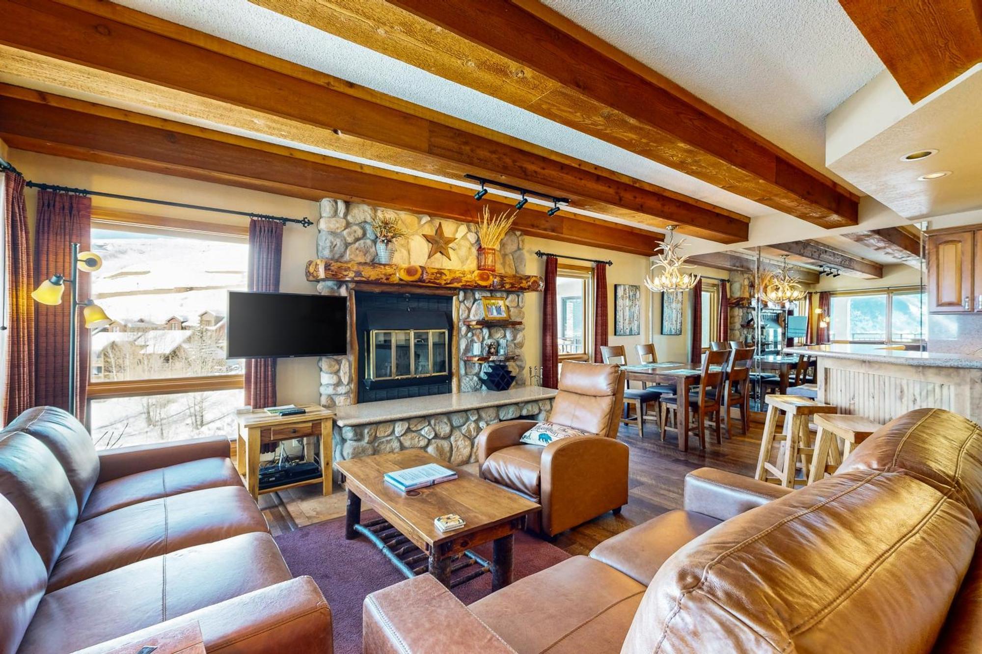 Majestic Mountain Nook Apartment *