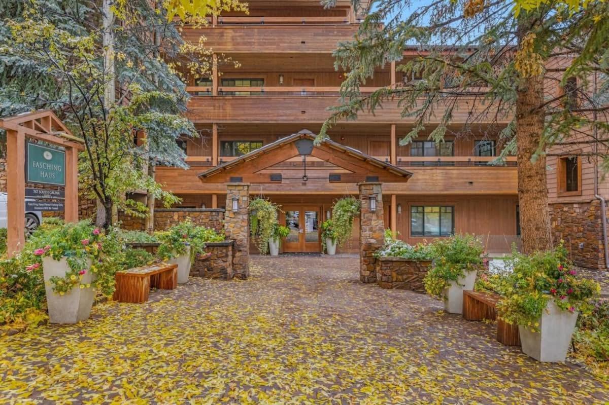 Holiday home 2 Bedroom 3ba - Ac, Heated Pool, Walk To Town Aspen