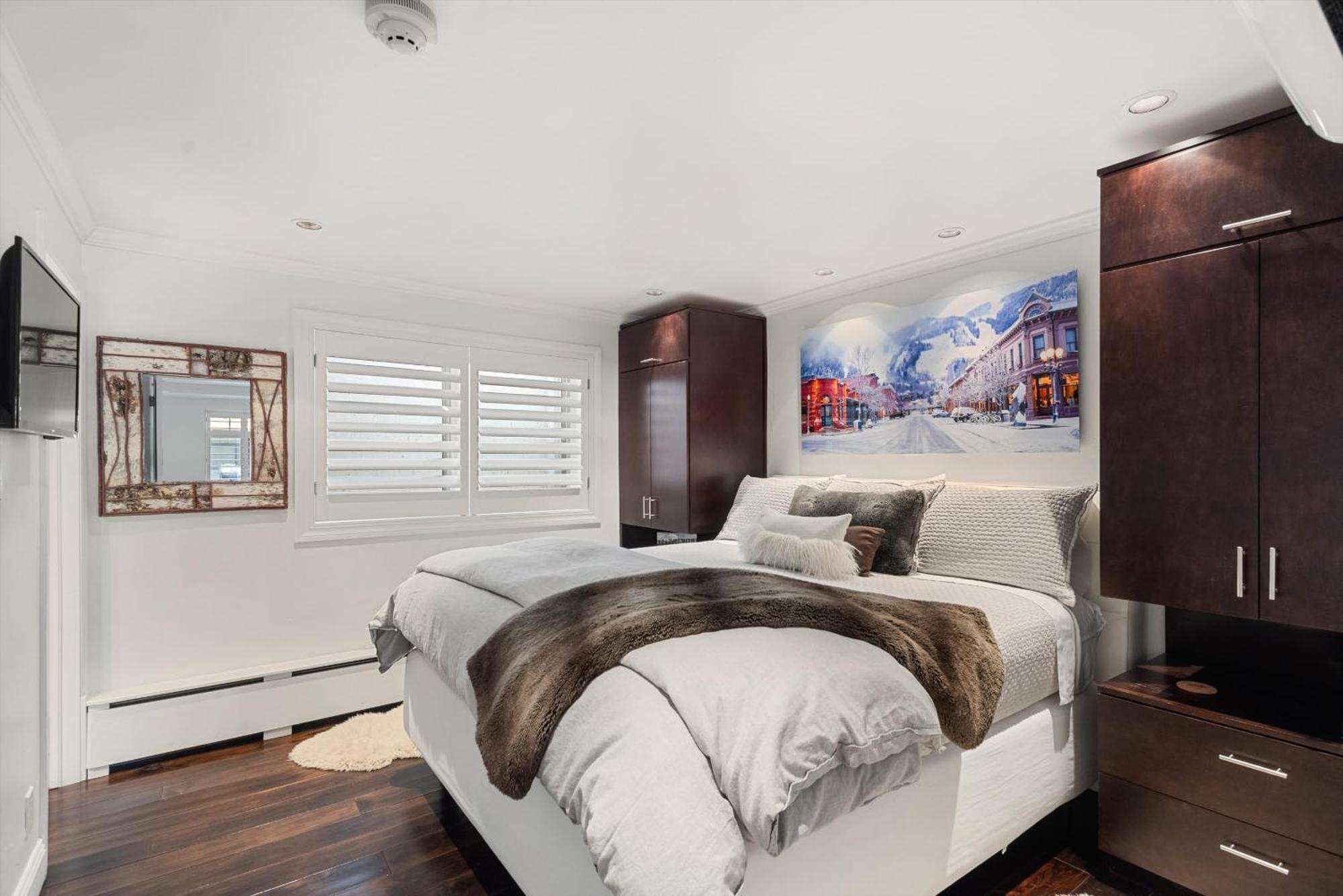 New Listing 1 Bedroom By Gondola *