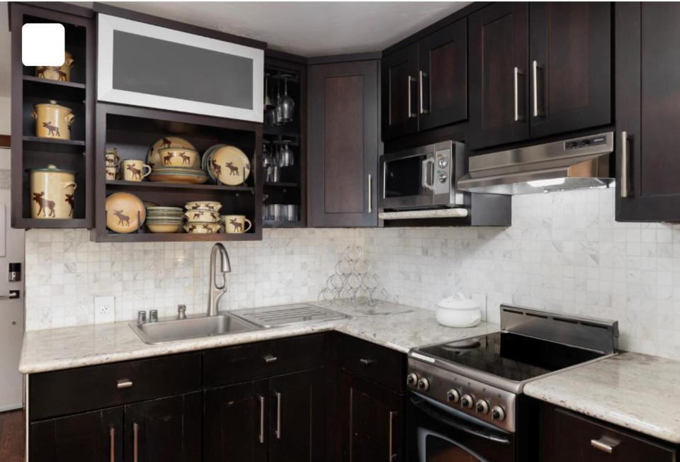 Apartment Perfect Inside Downtown Location! Romantic 1300 Ft, 4 Blocks Or 396 M, To Ajax Or Mountain