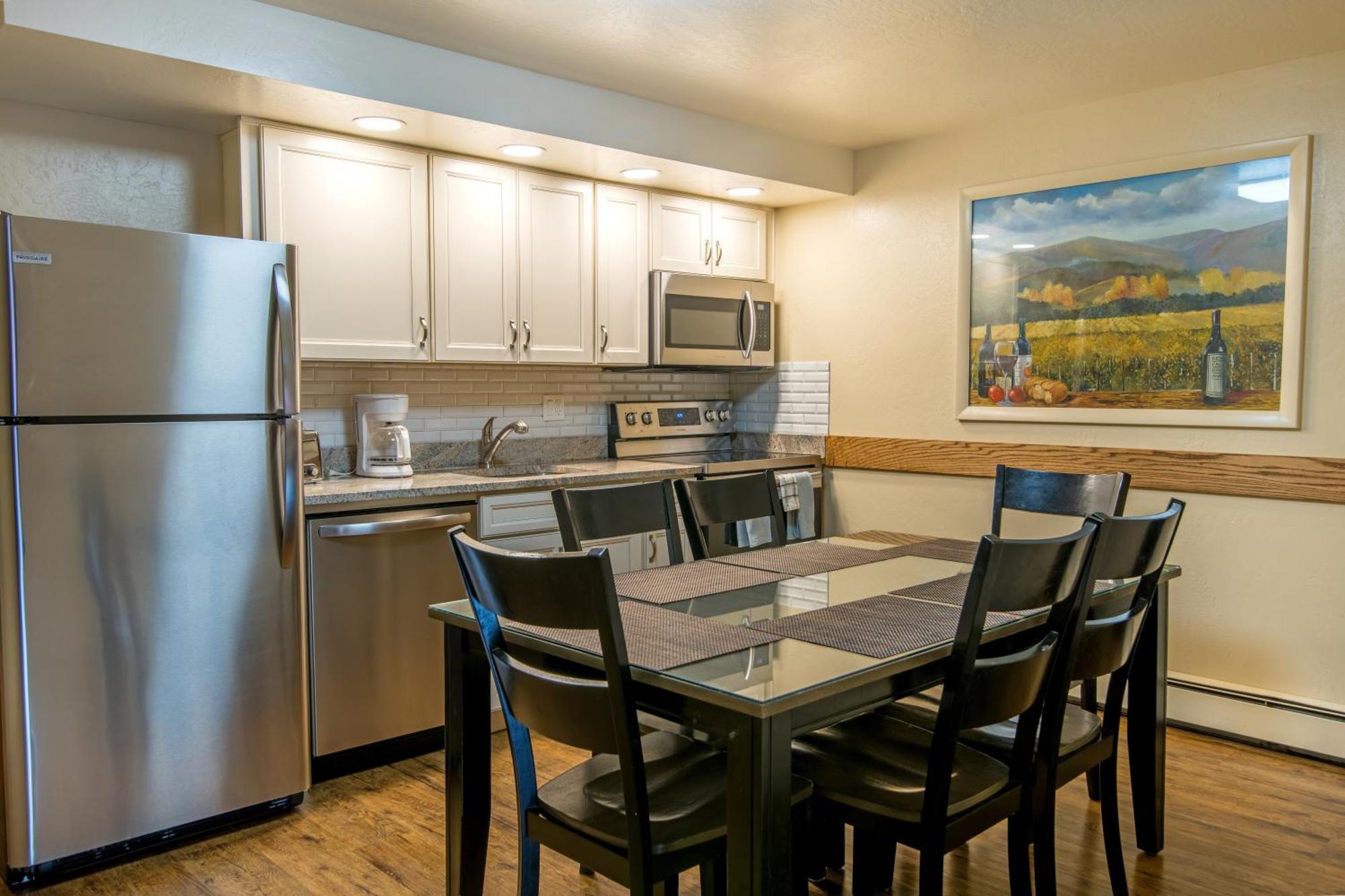 Cedar 3* Glenwood Springs