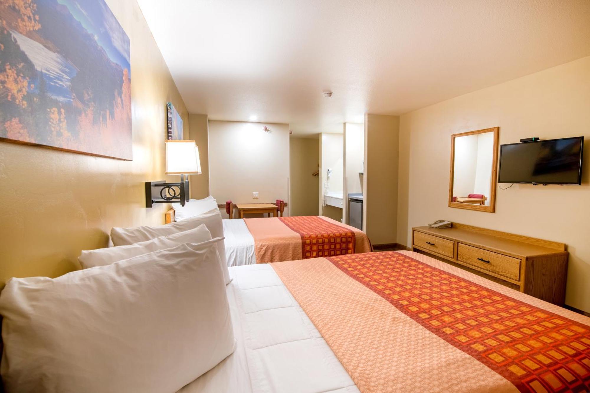 Cedar Inn 3*