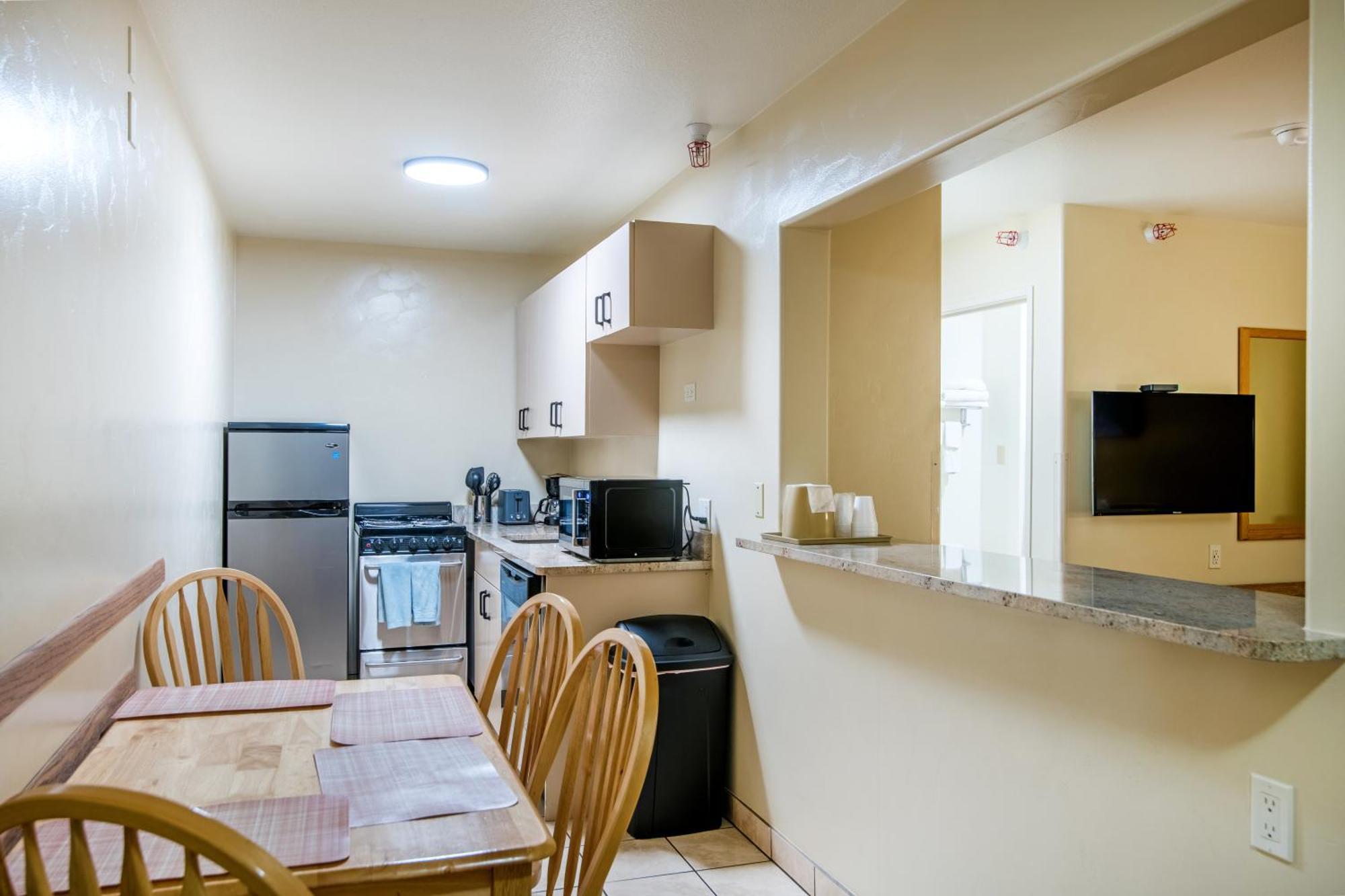 Inn Cedar 3*