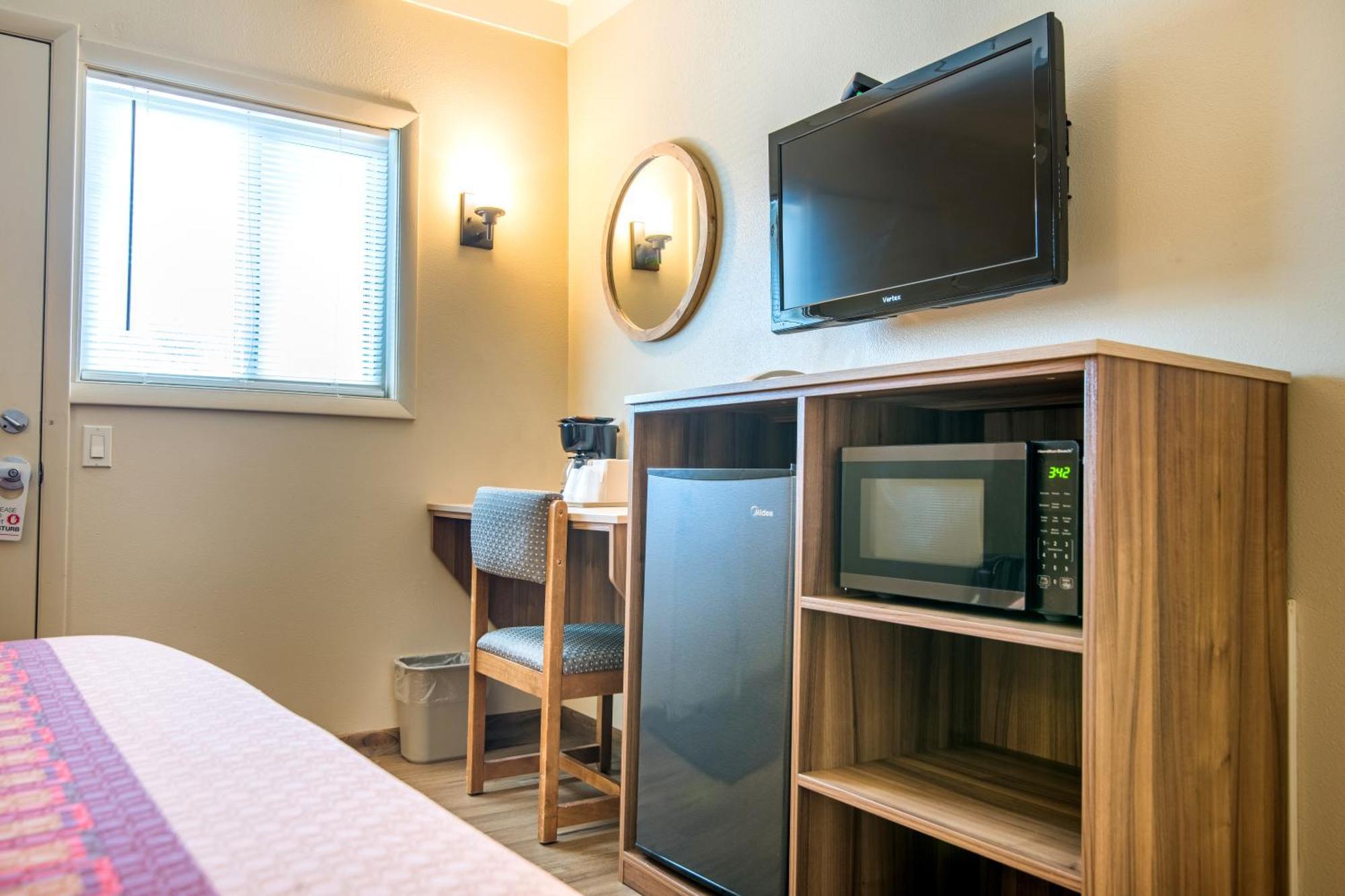 Inn Cedar Glenwood Springs