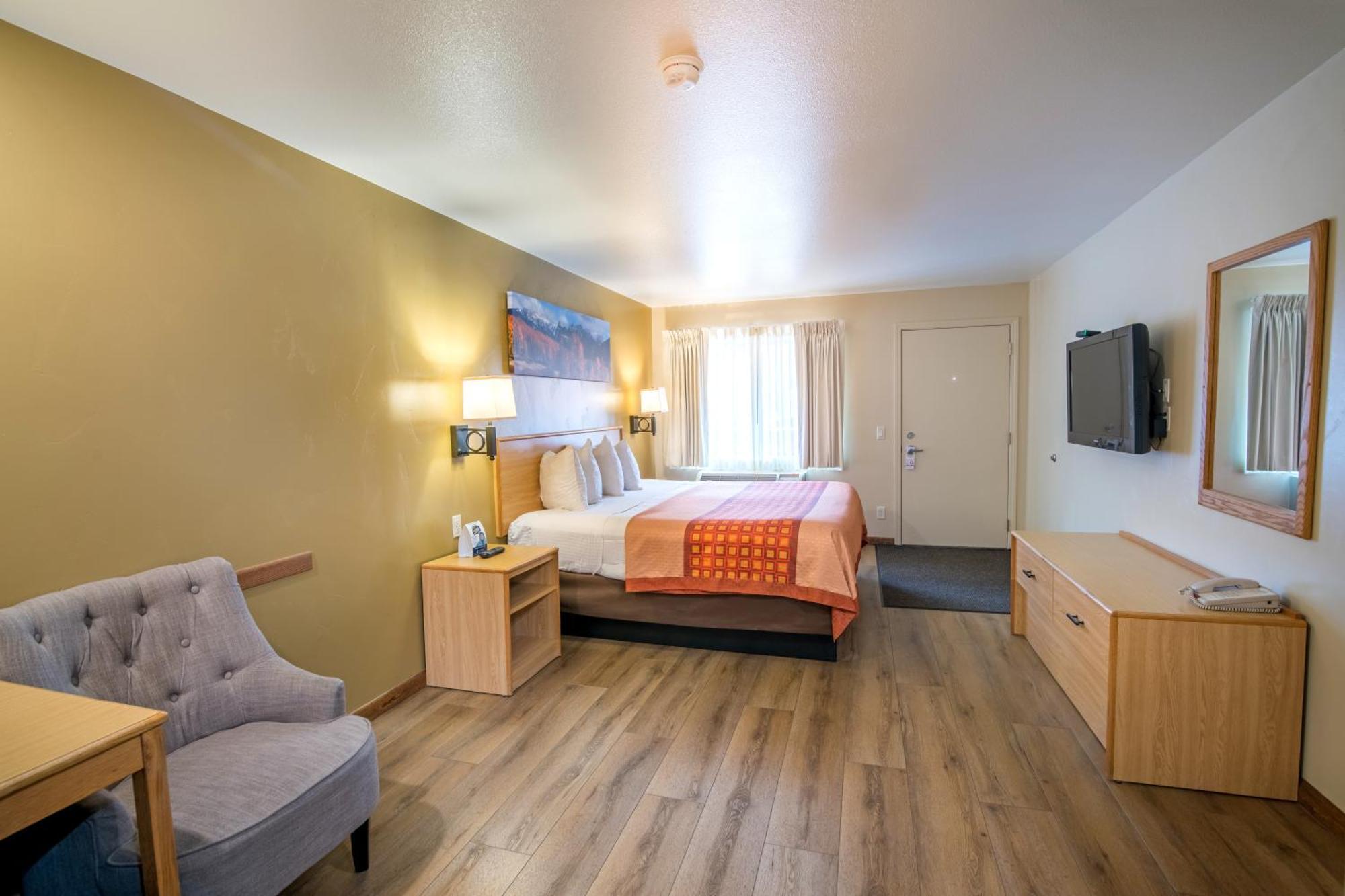Cedar 3*