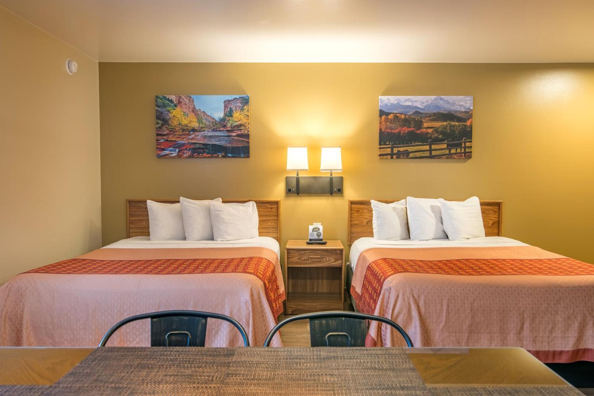 Cedar 3* Glenwood Springs