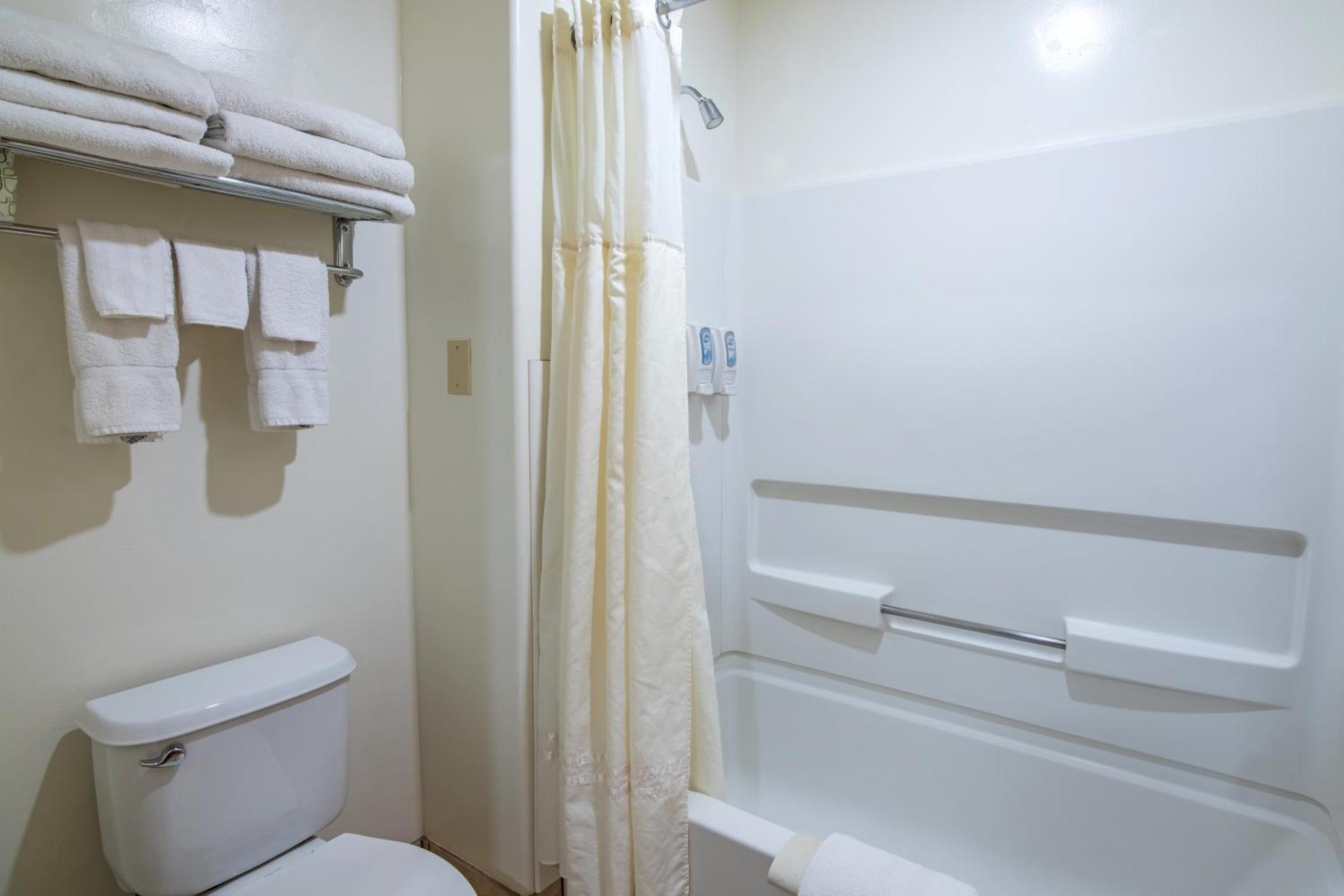 Inn Cedar