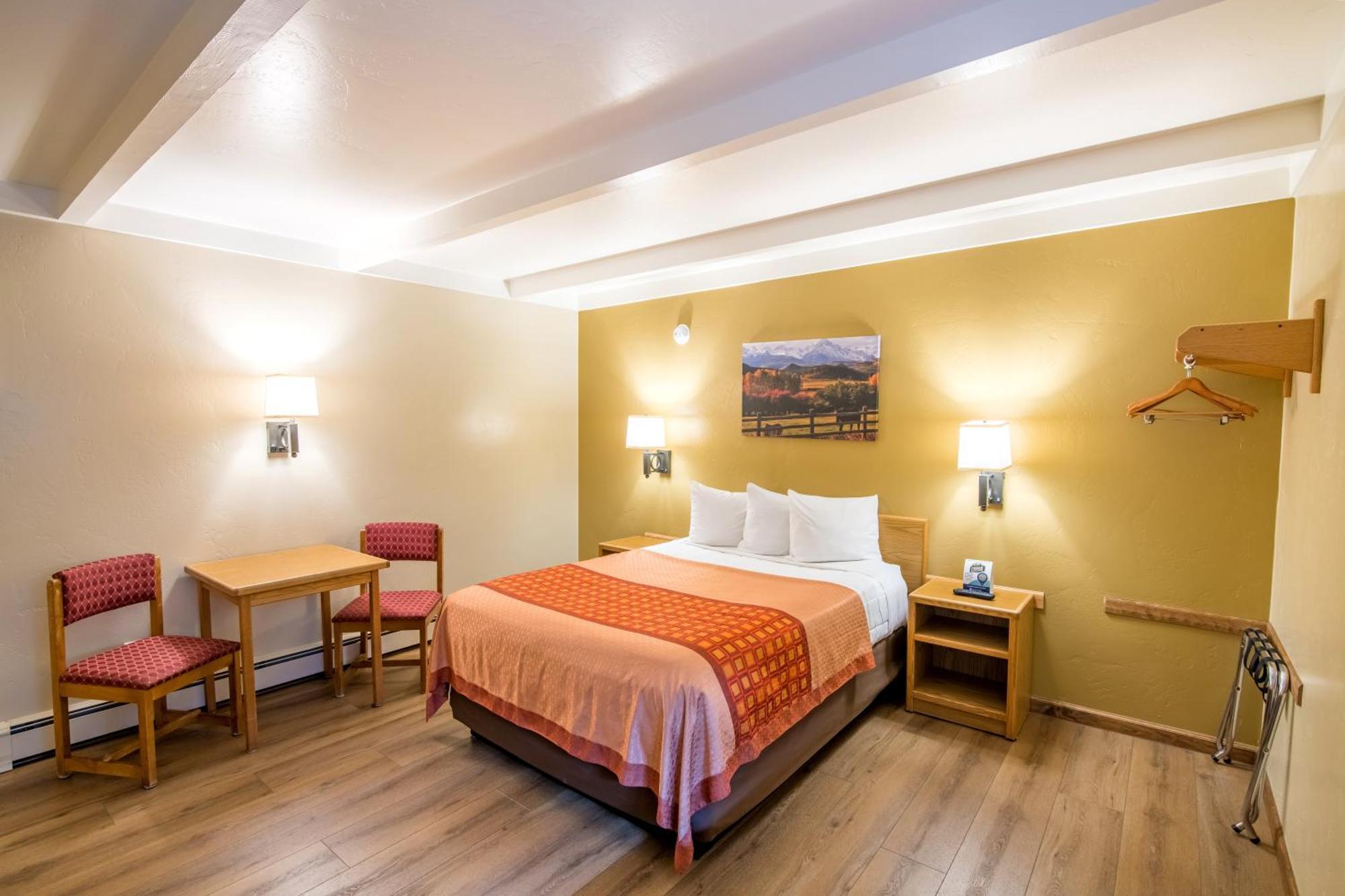 Inn Cedar 3*