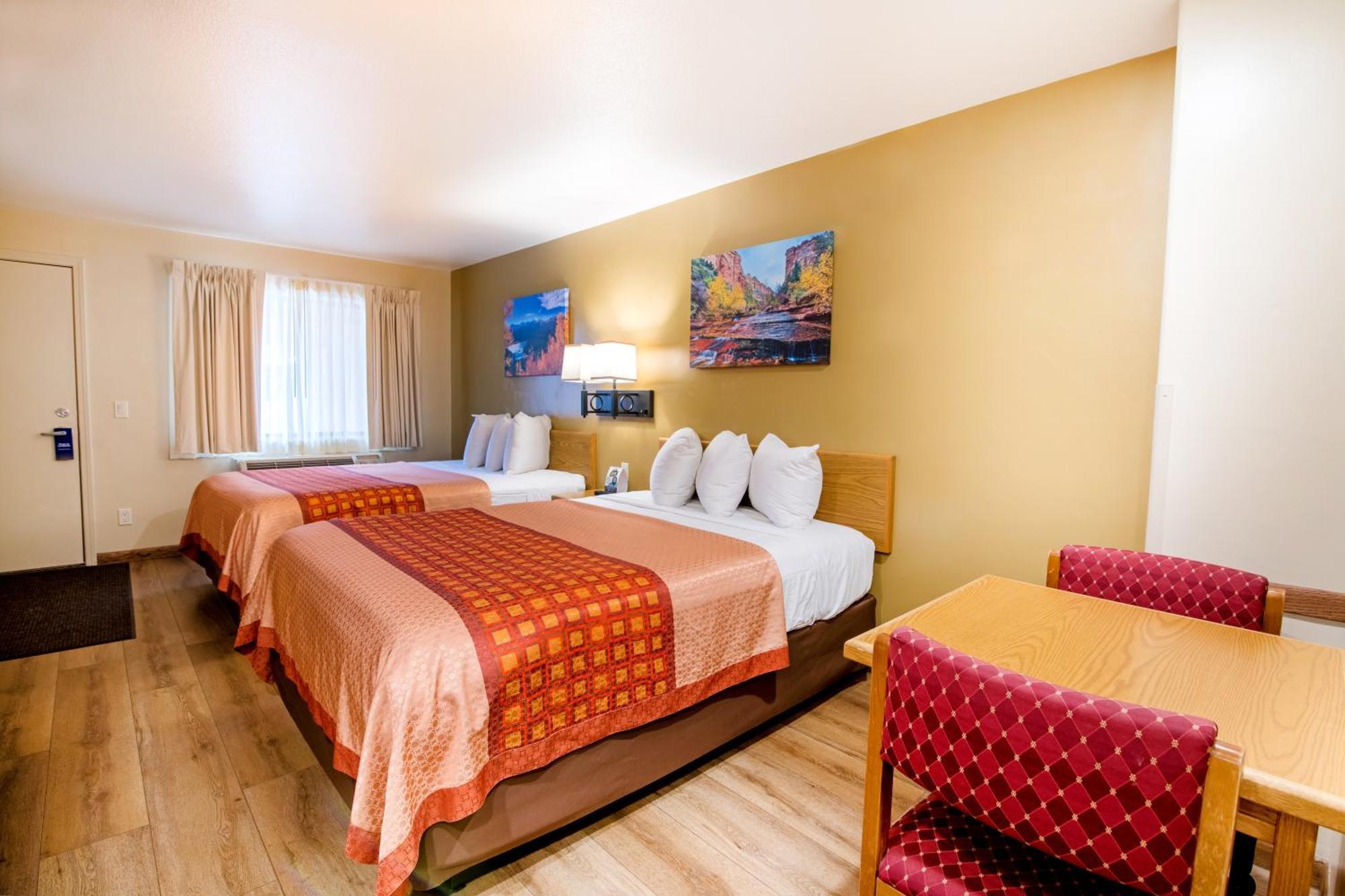 Cedar 3* Glenwood Springs
