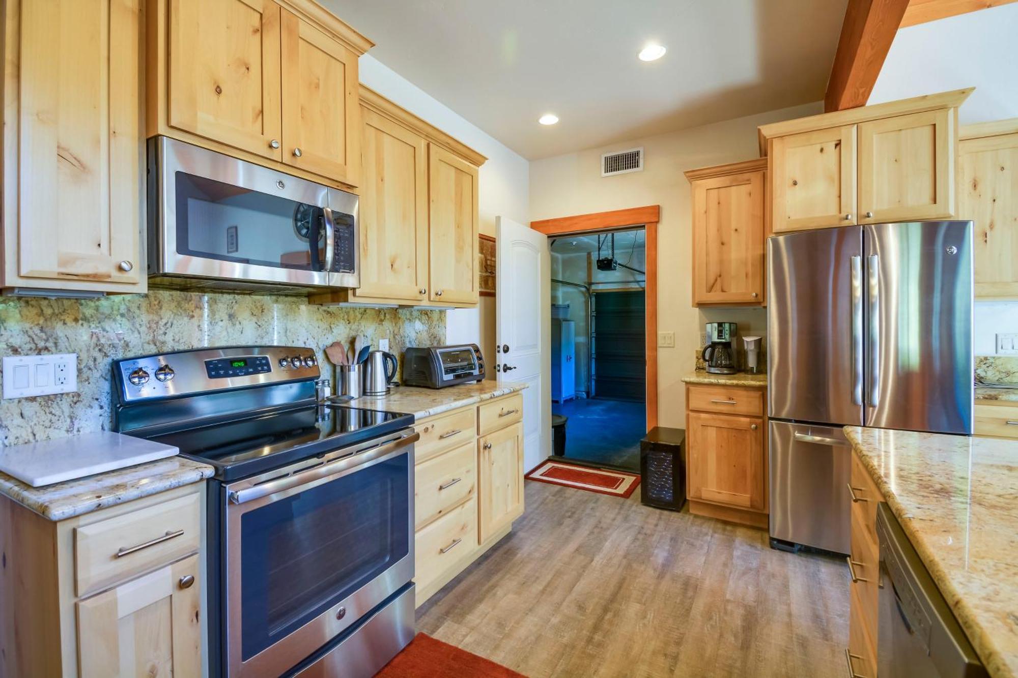 Quiet On 3 Acres With Gas Grill!