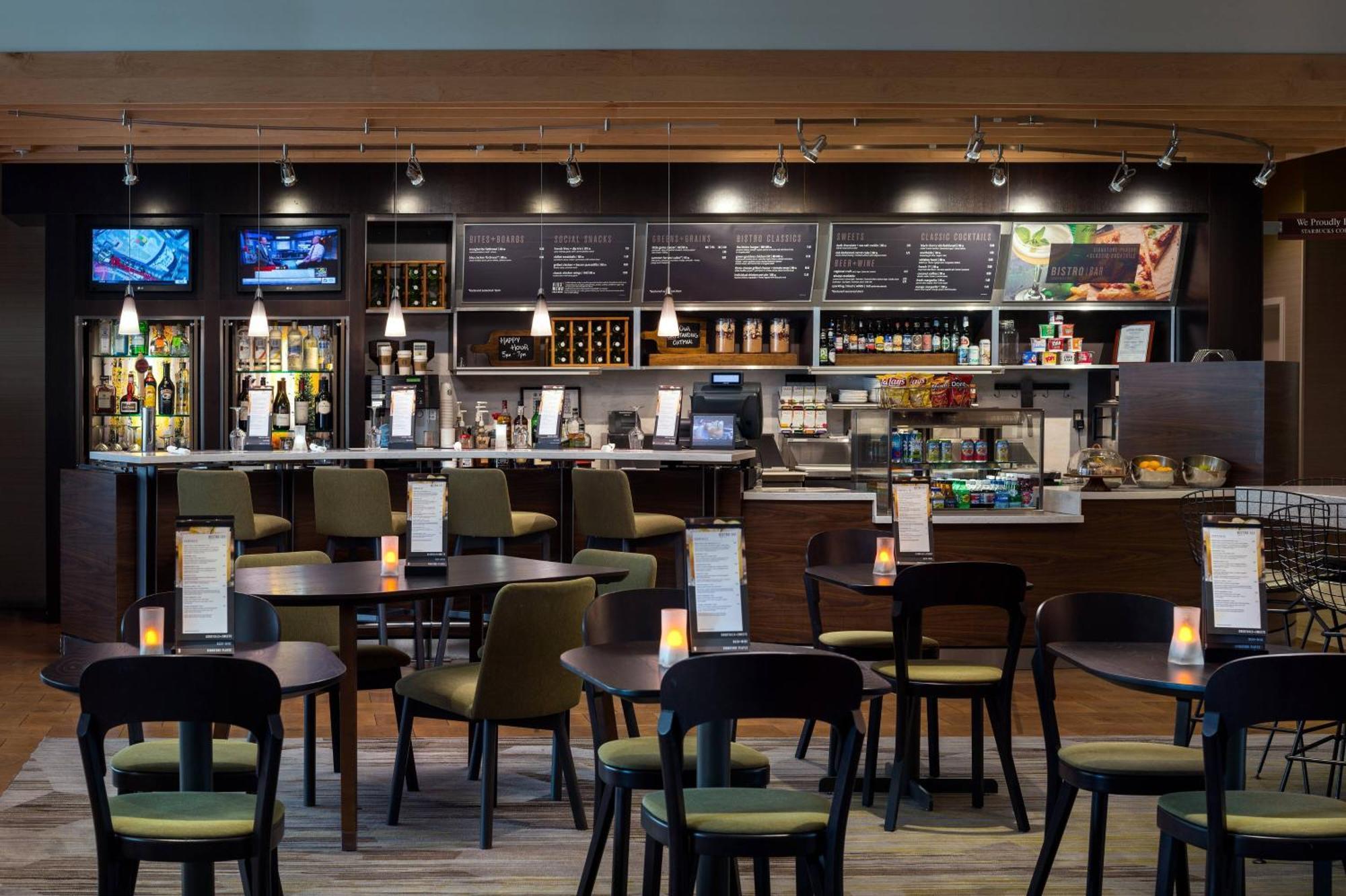 Hotel Courtyard By Marriott