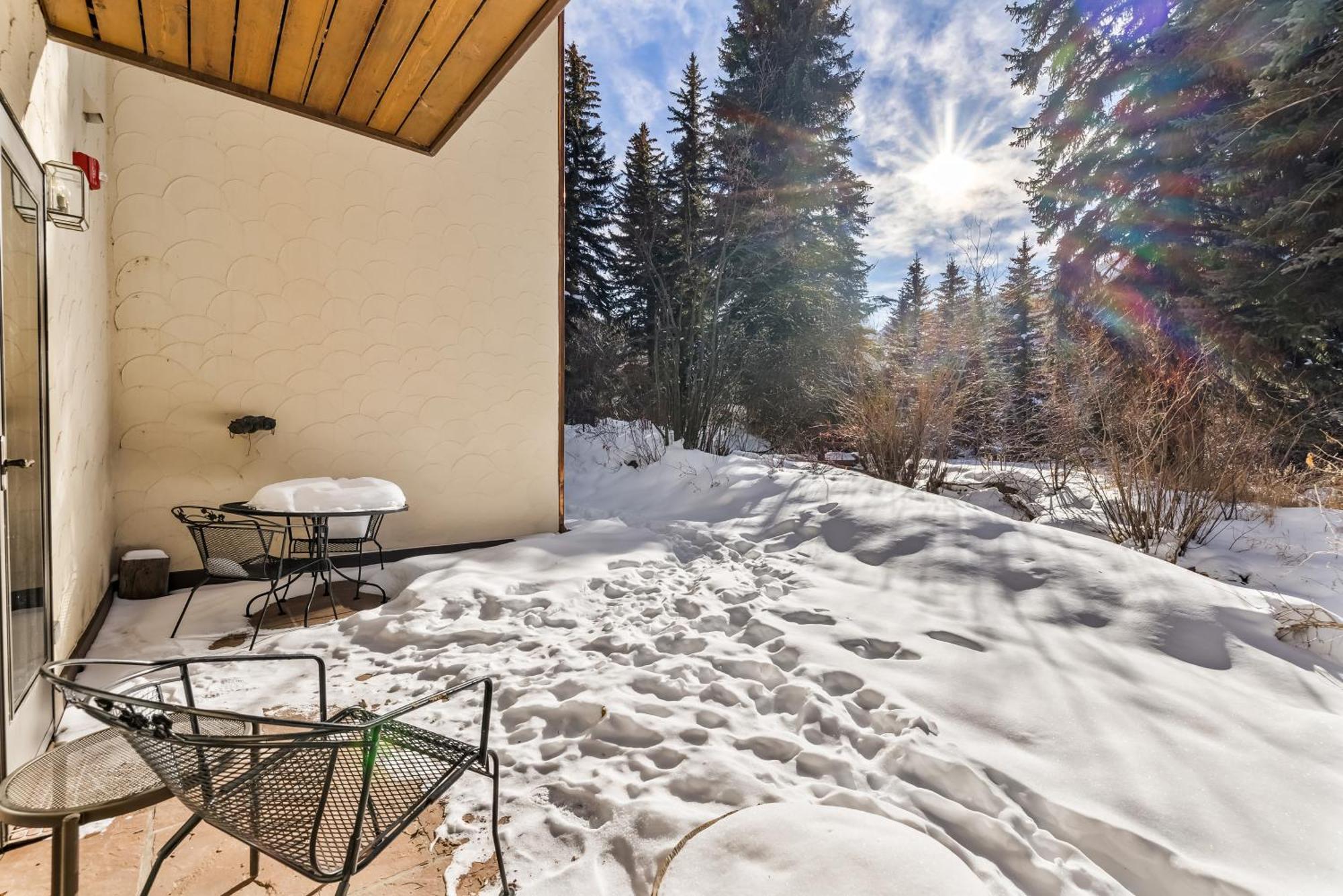 Relaxing Slope Side Ski-in Ski-out & Ground Level Patio * Beaver Creek