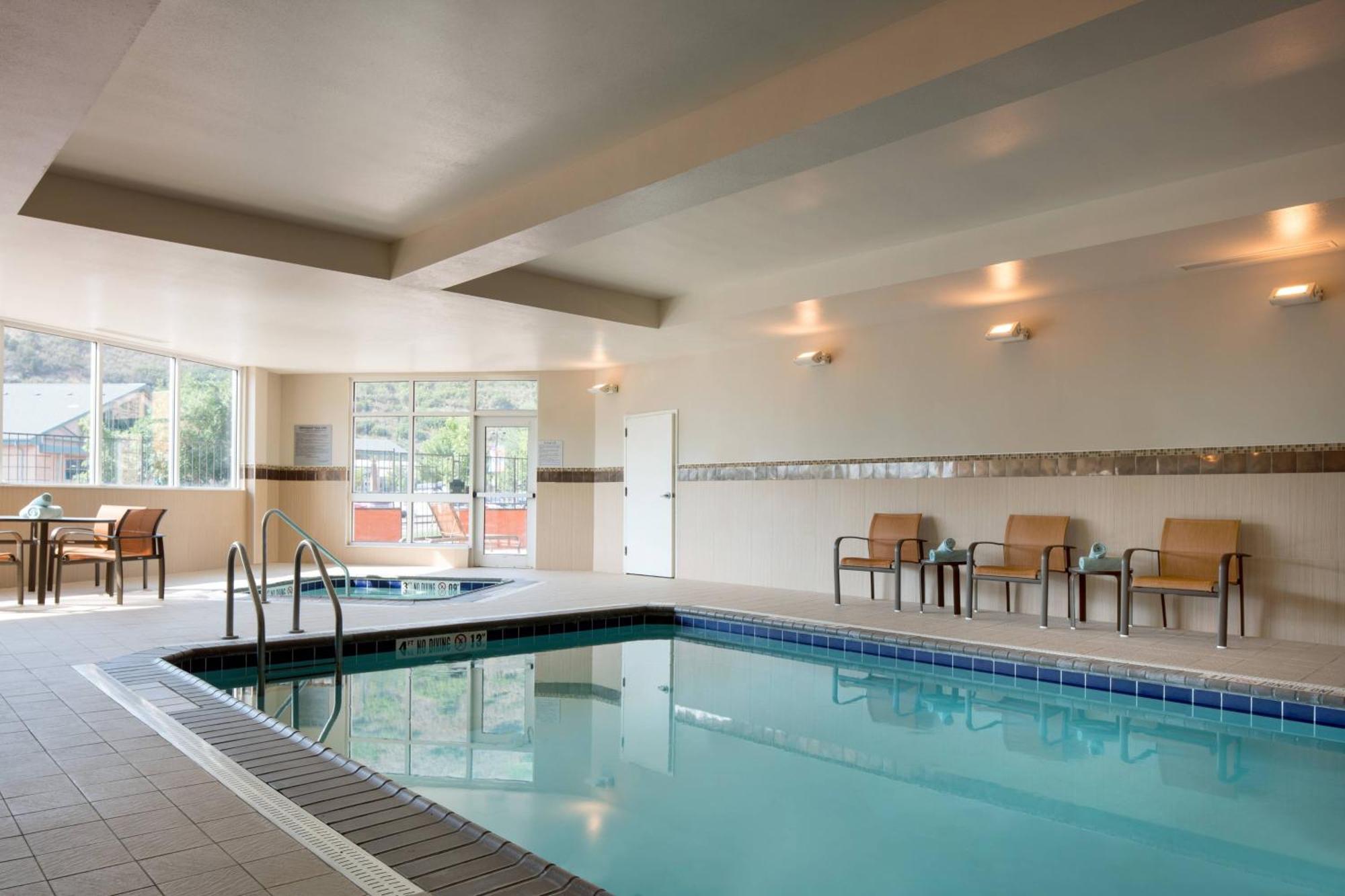 Courtyard By Marriott Hotel