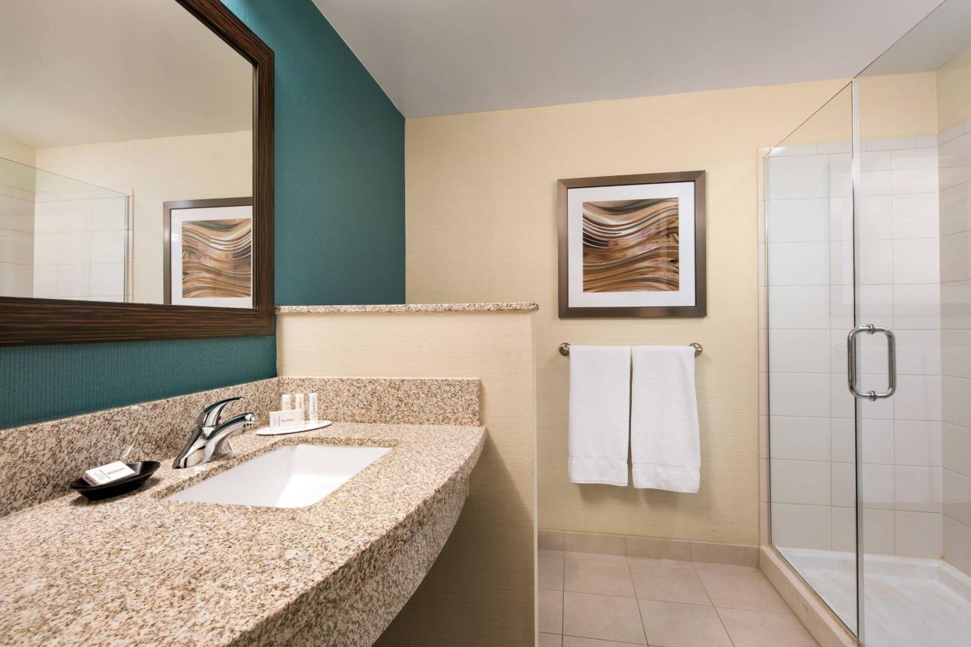 Courtyard By Marriott Hotel 3*