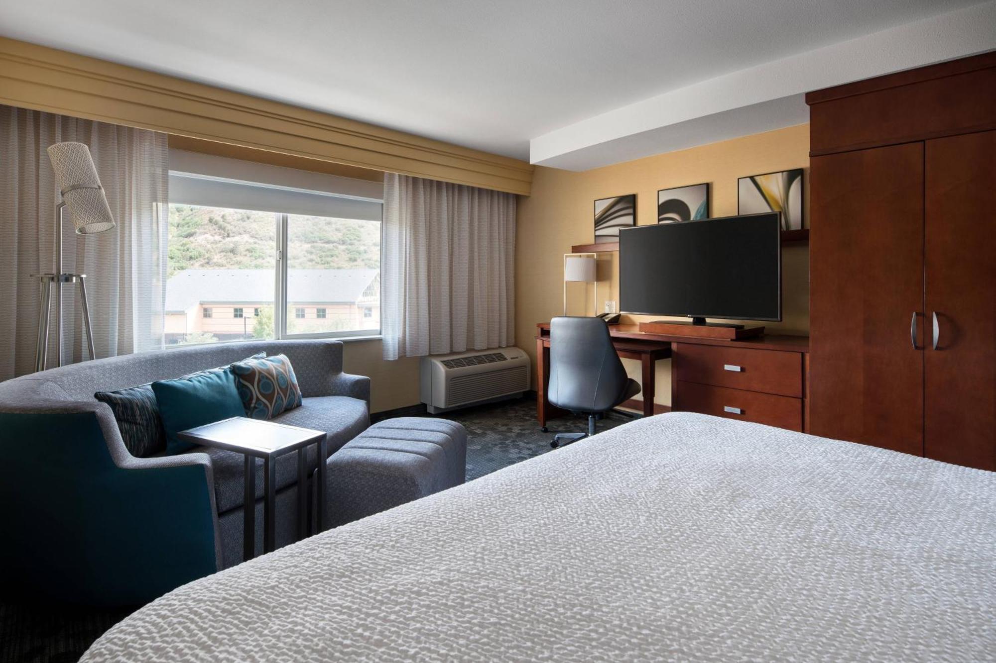 Courtyard By Marriott