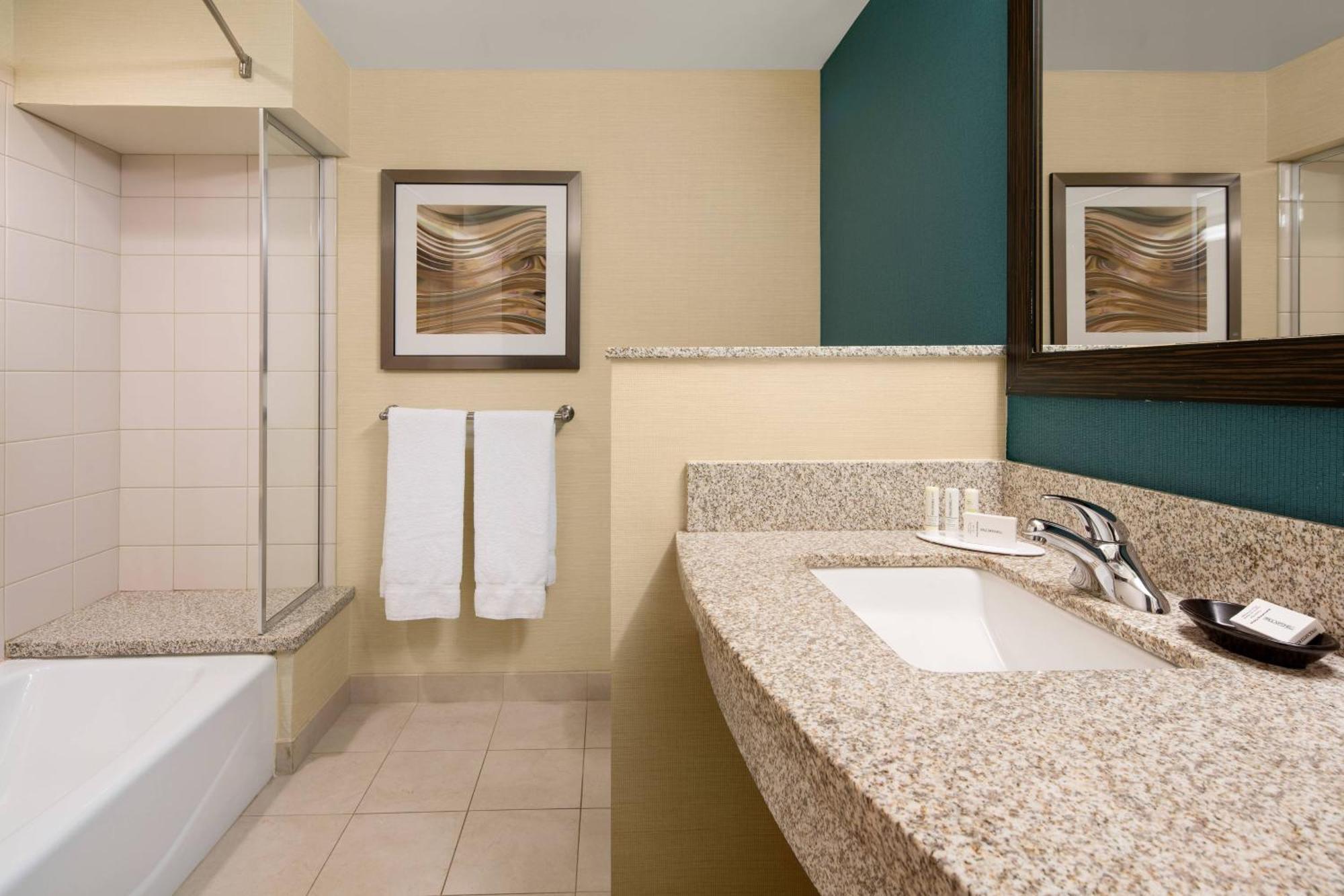 Courtyard By Marriott