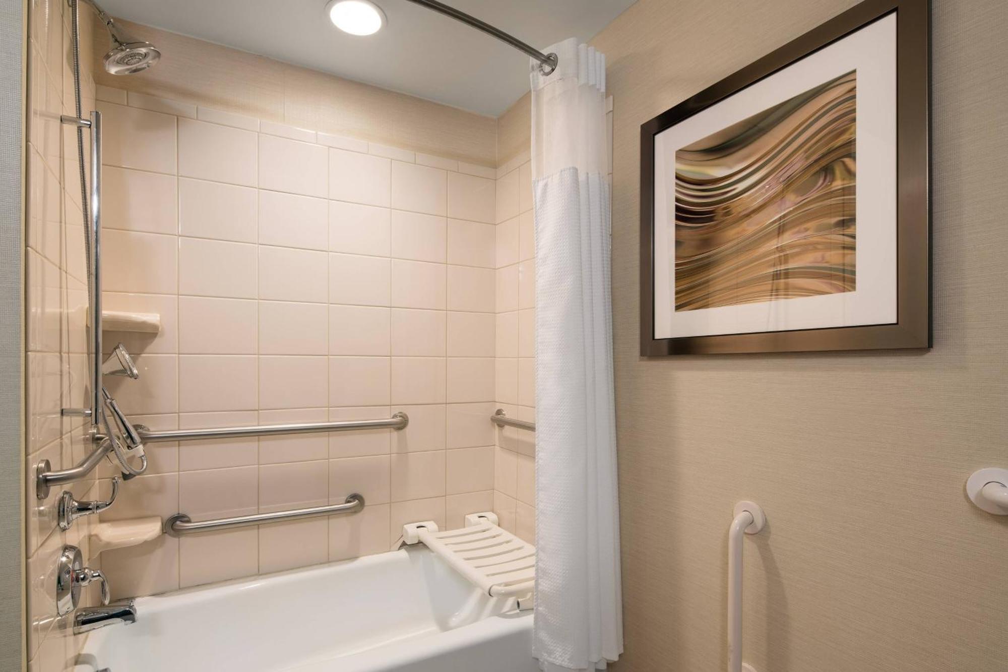 Courtyard By Marriott Hotel