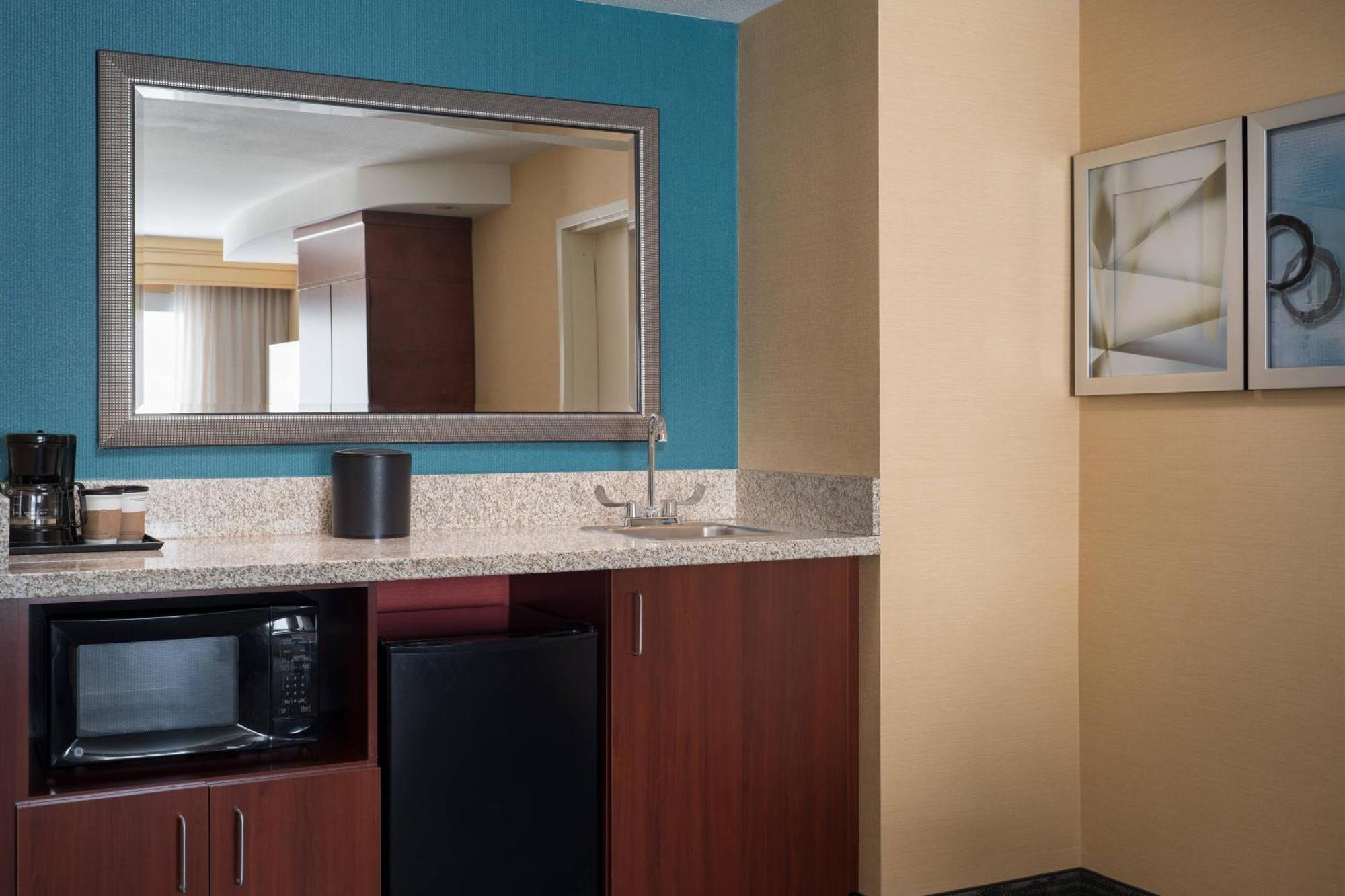 Hotel Courtyard By Marriott 3*