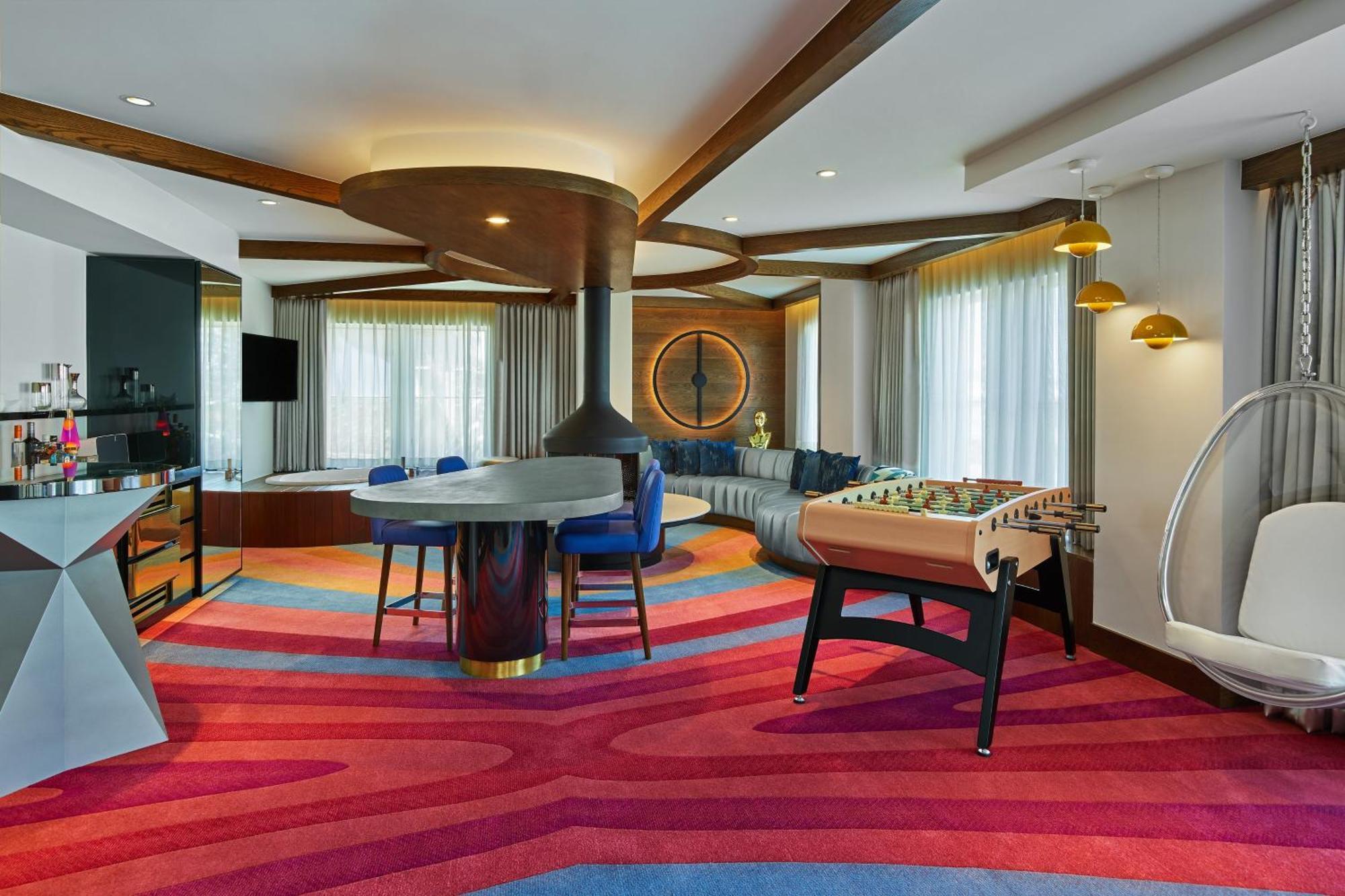 Hotel W 4*