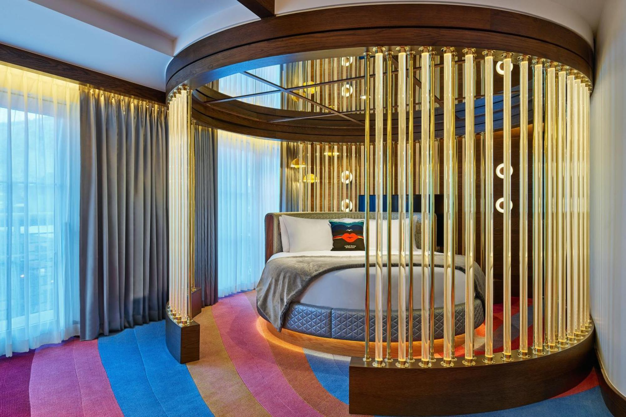 Hotel W 4*