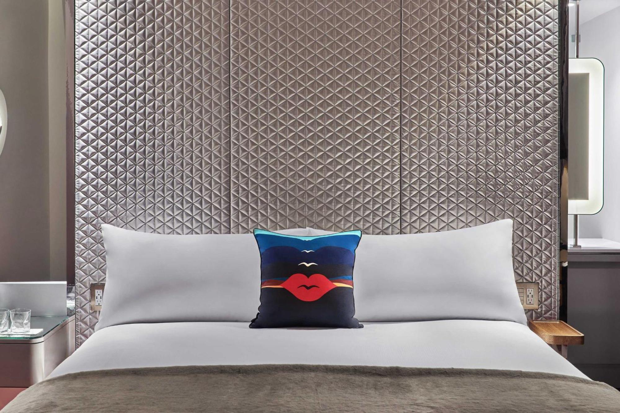 W Hotel 4*