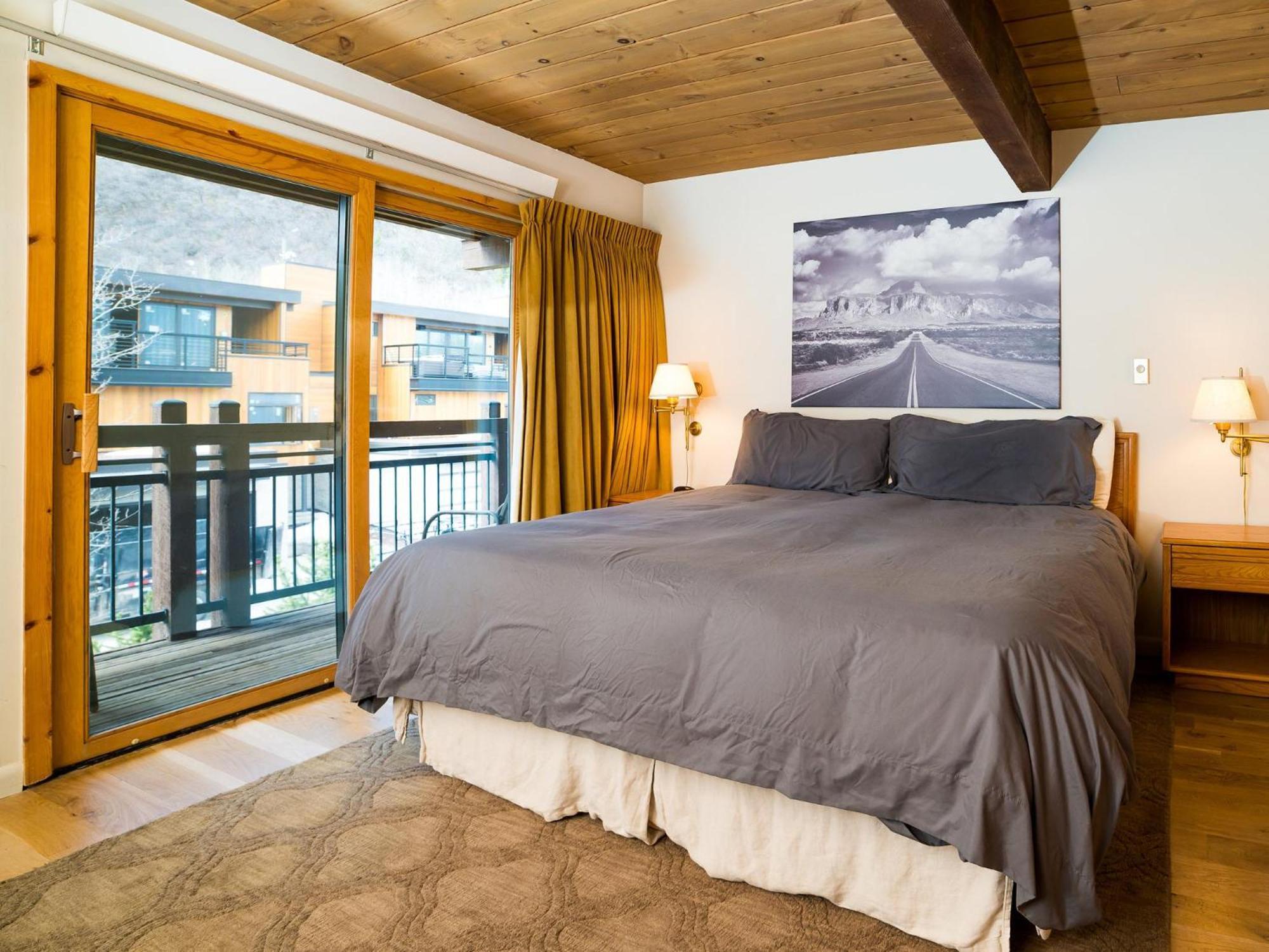 Lift One - One, Two Three Bedroom Units Adjacent To Downtown Aspen