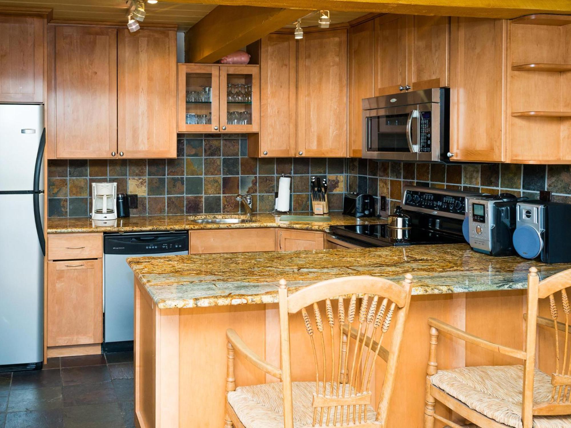 Lift One - One, Two Three Bedroom Units Adjacent To Downtown Apartment