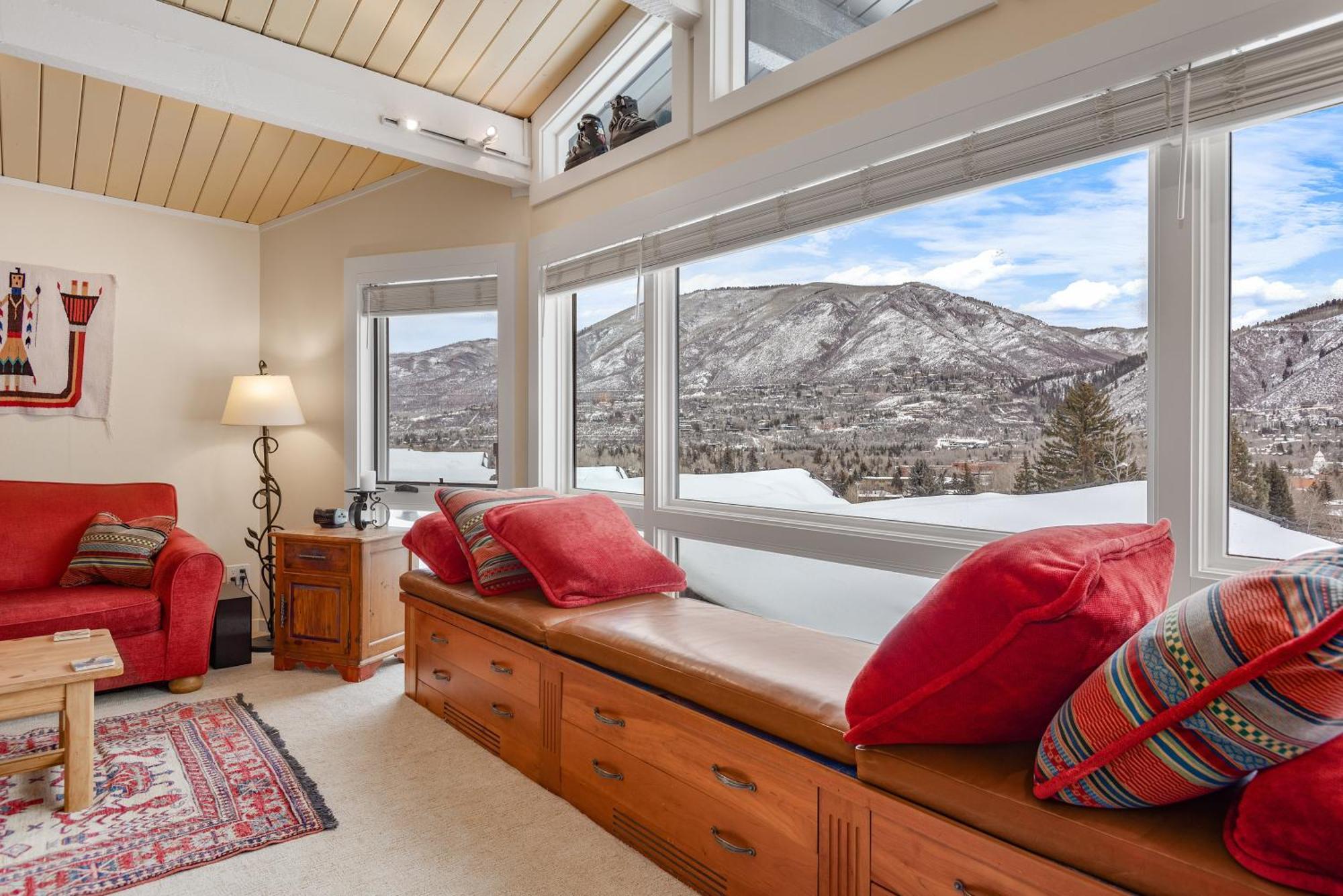 Shadow Mountain Unit 15, Spacious Ski-in, Ski-out Townhouse With Great Views & Gas Fireplace Holiday home *