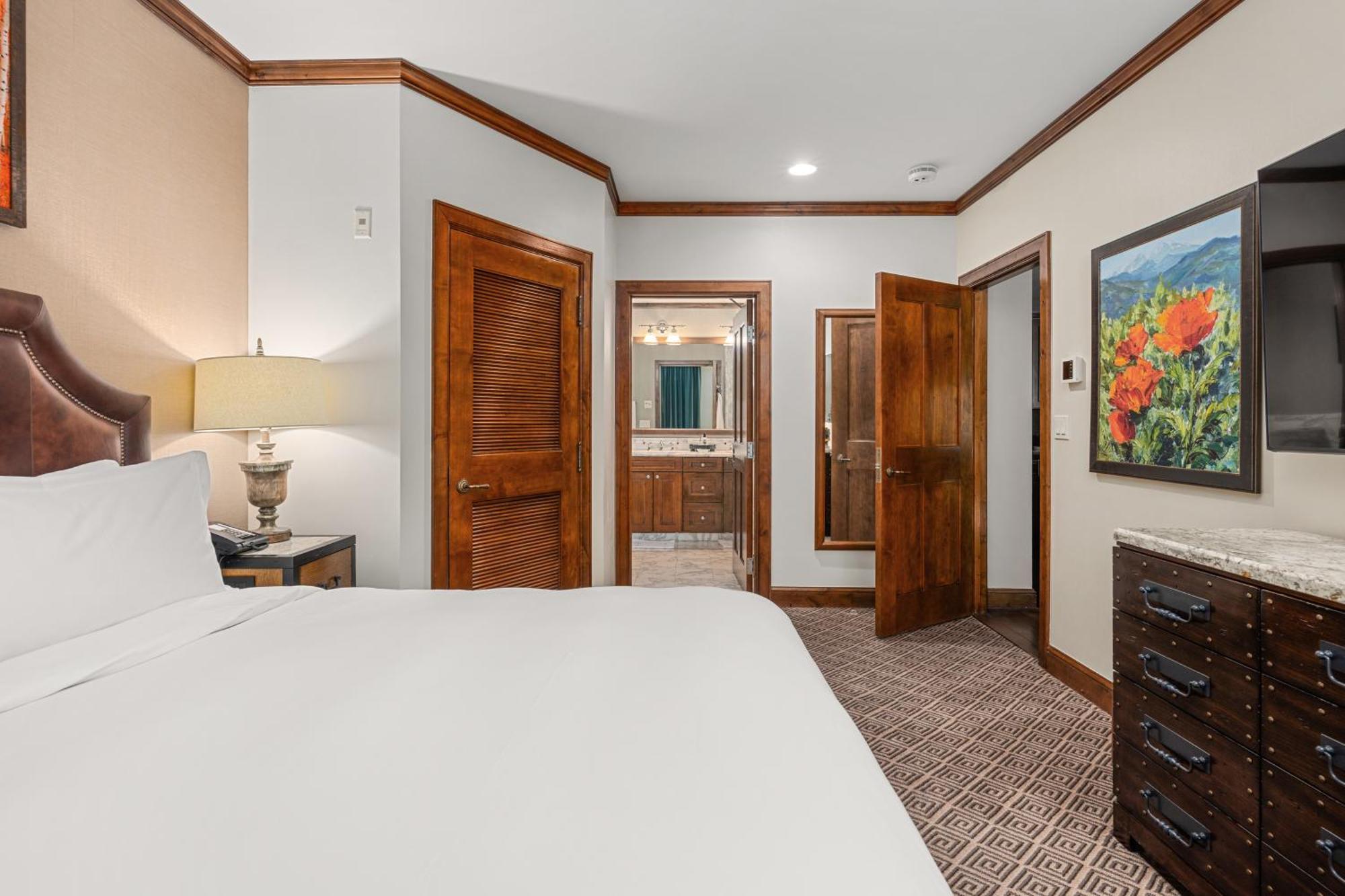 The Ritz-carlton, 2 Bedroom 8404 W/ Courtyard View, Ski-in/ski-out In Highlands Aspen