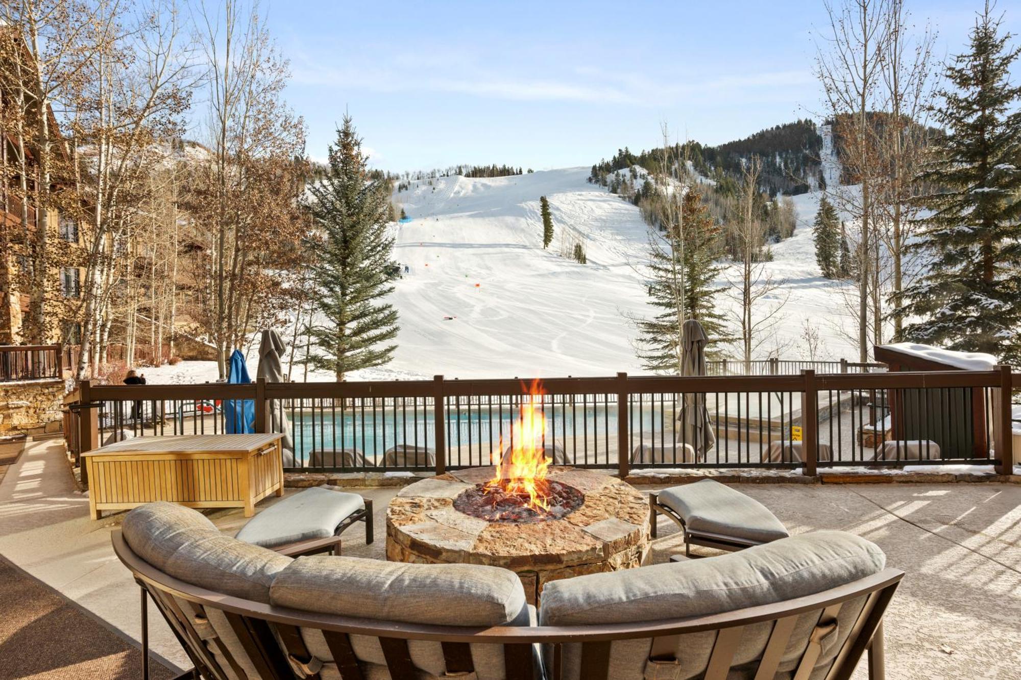 The Ritz-carlton Club, Two-bedroom Float 1, Ski-in & Ski-out In Highlands * Aspen