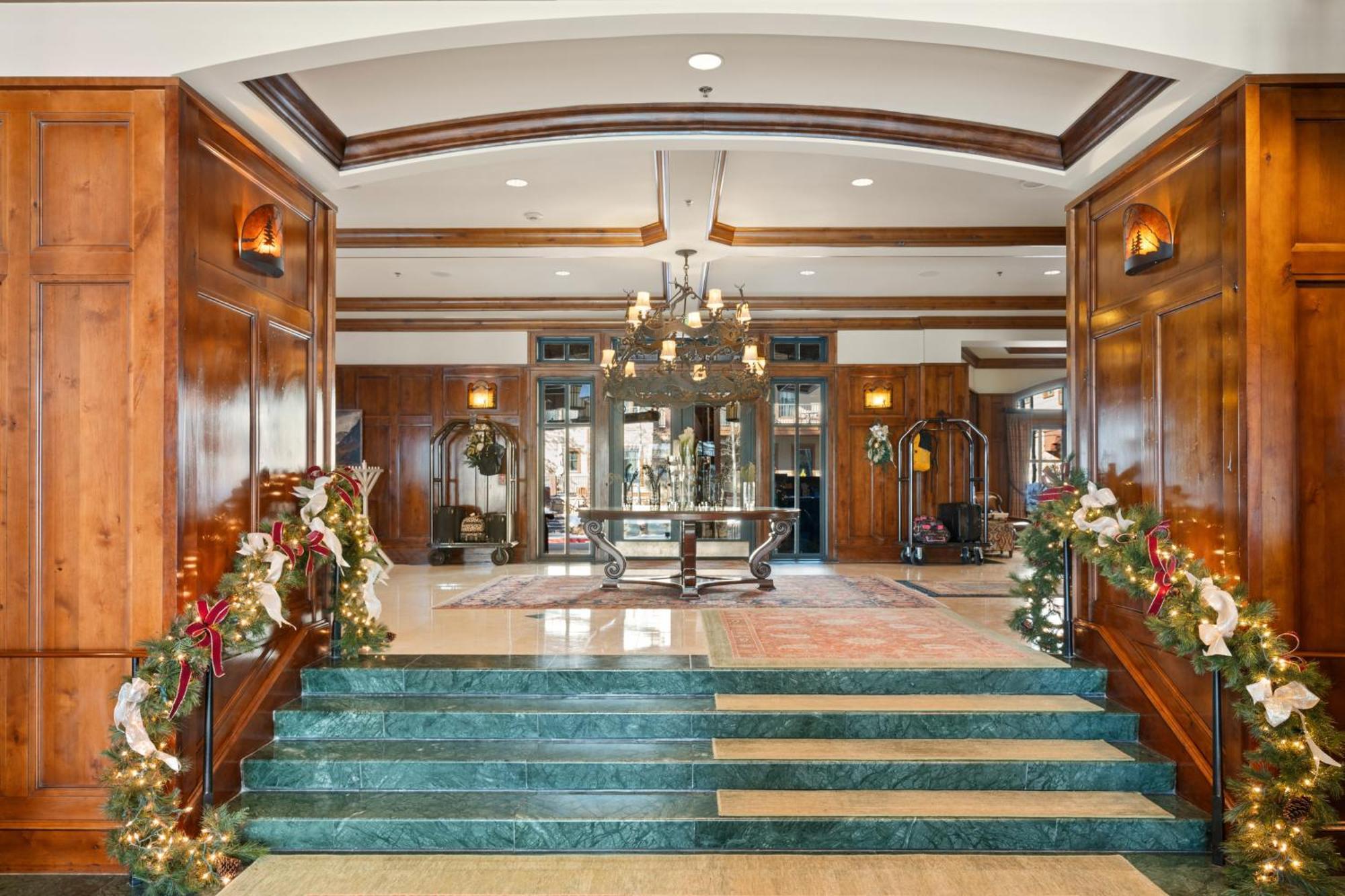 The Ritz-carlton Club, Two-bedroom Float 1, Ski-in & Ski-out In Highlands