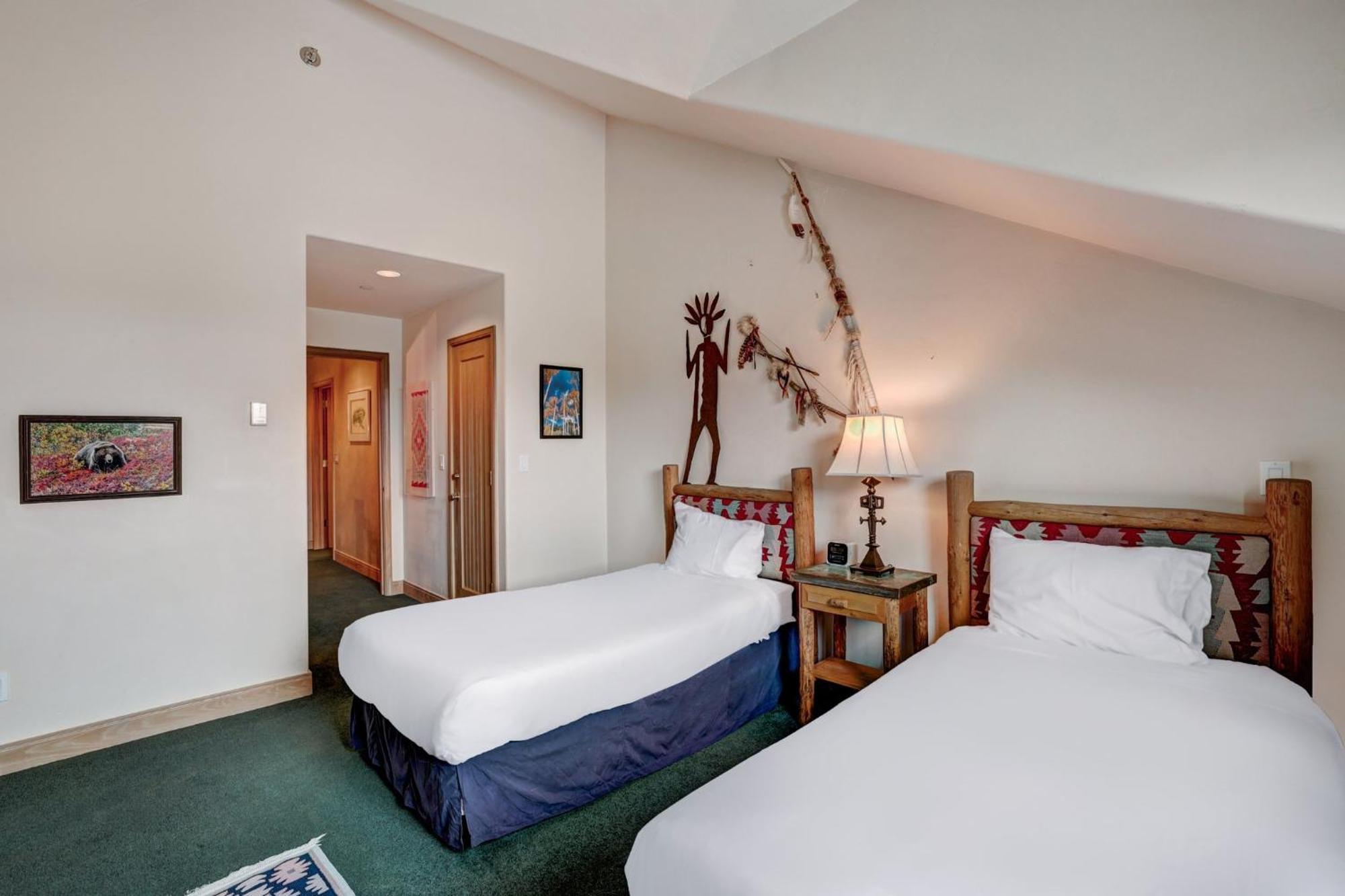 Resort The Pines Lodge, A Rockresort 4*