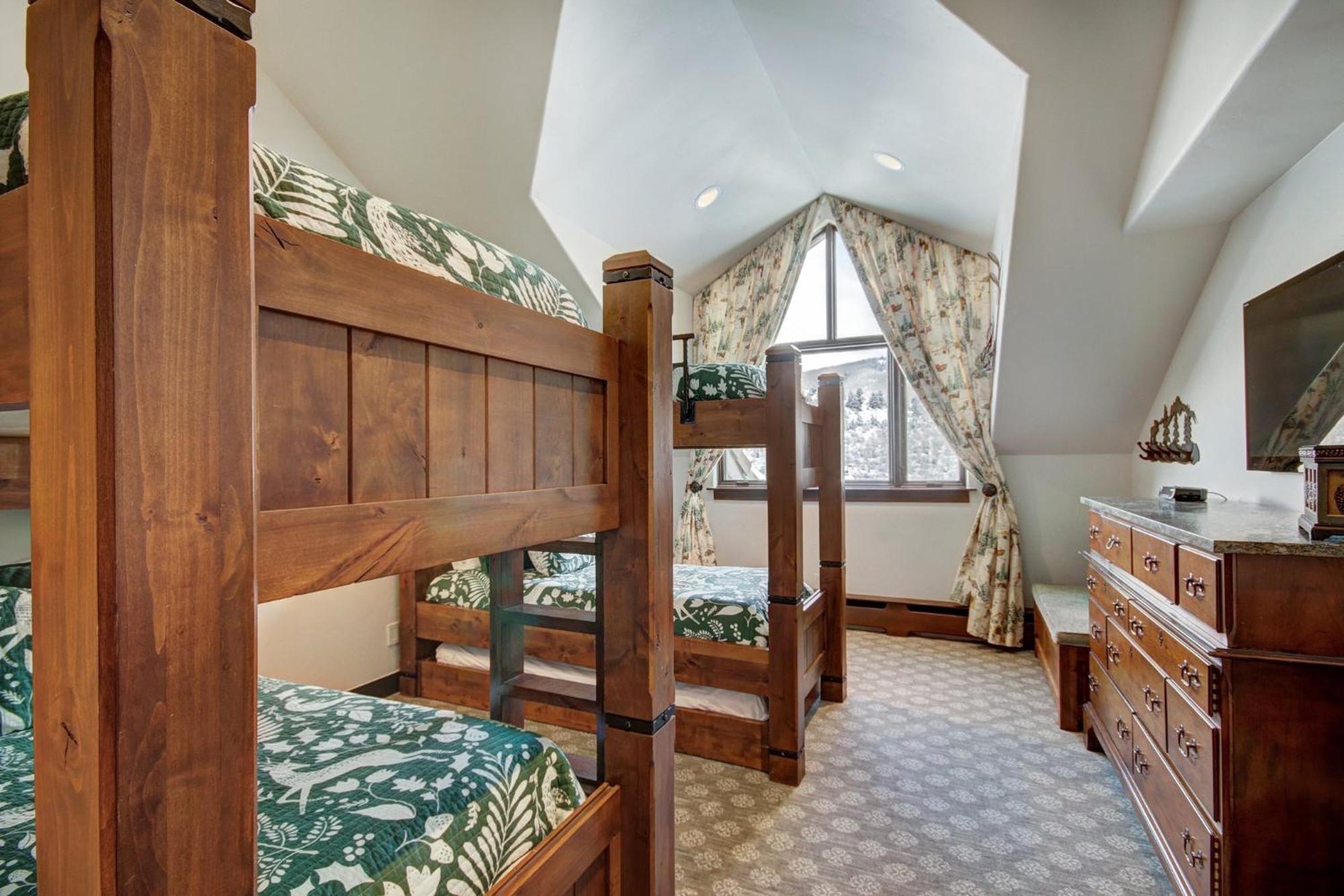 The Pines Lodge, A Rockresort Resort 4*