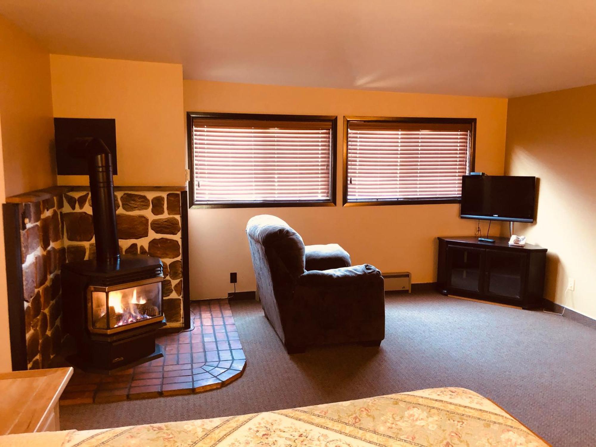 Cedar Inn 3*