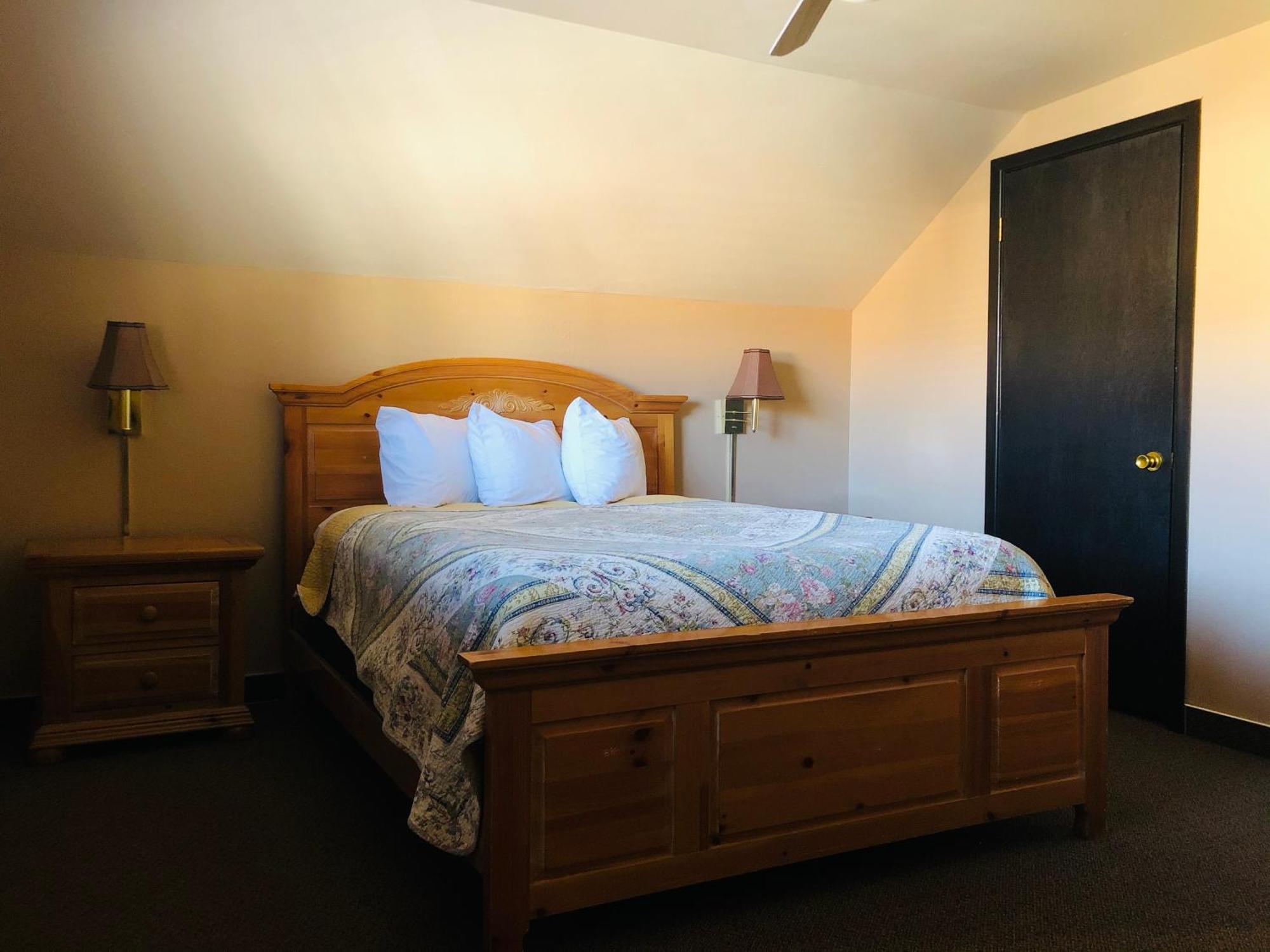 Cedar 3*