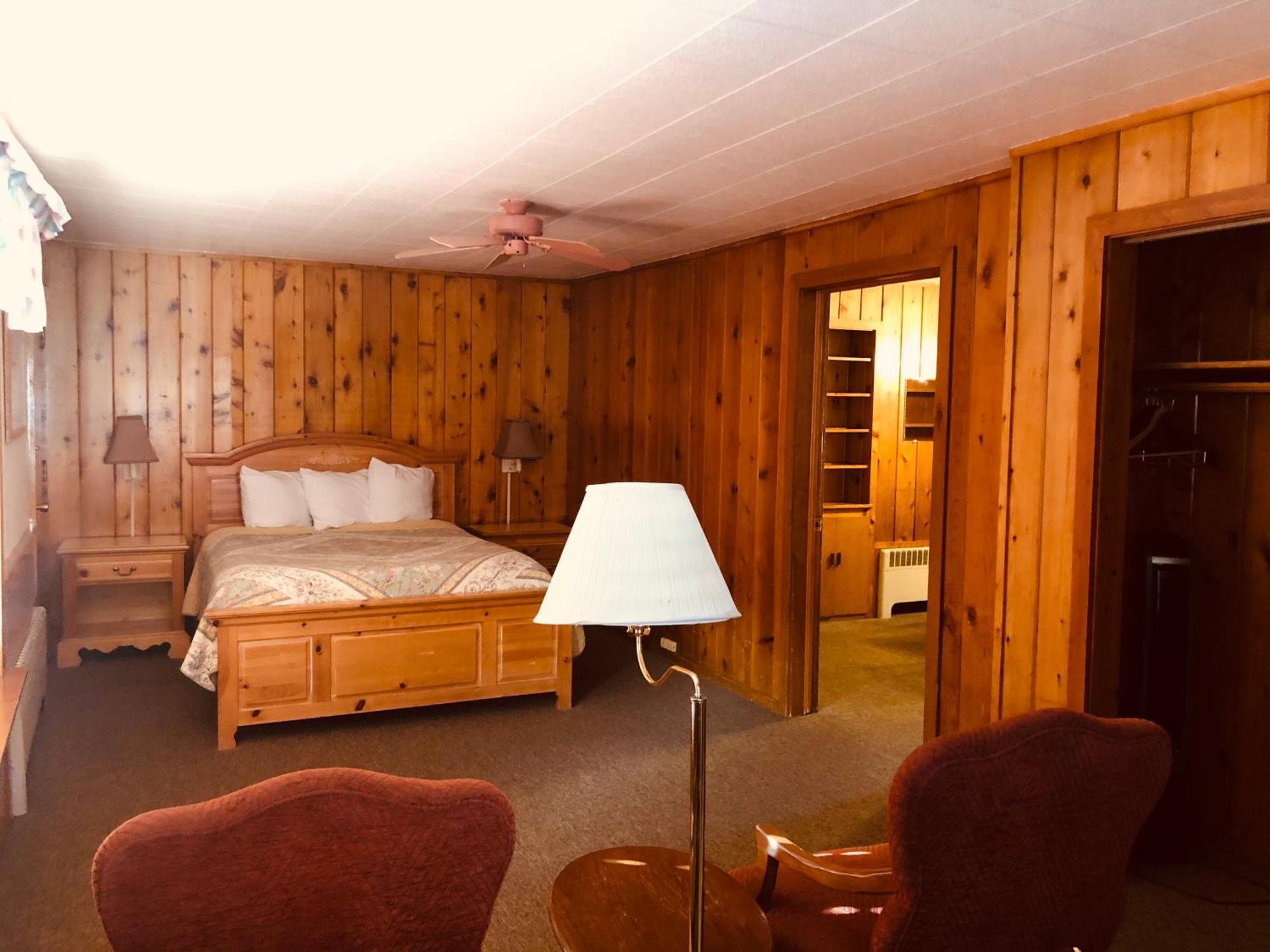 Inn Cedar 3*