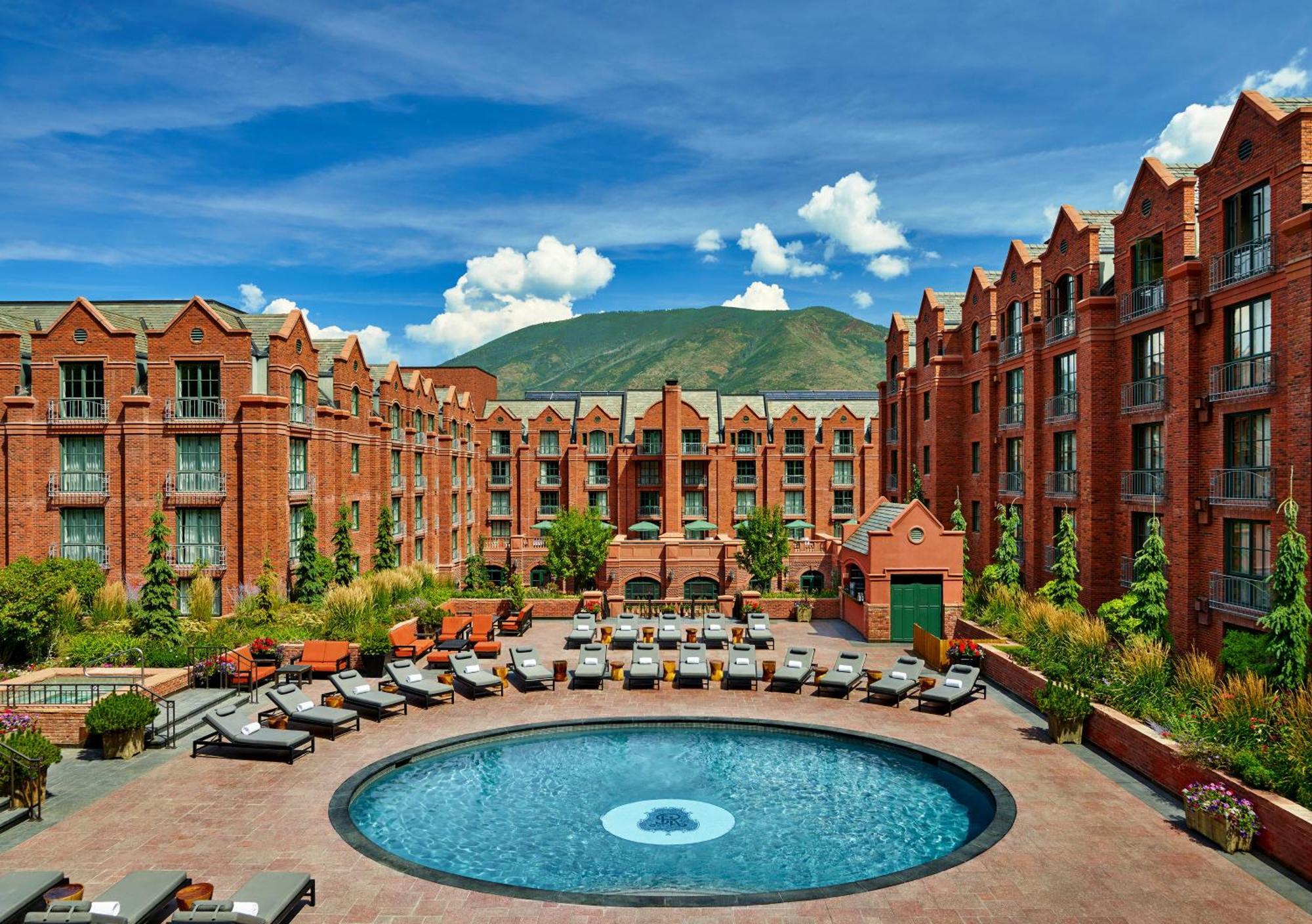 Hotel St. Regis Club, *