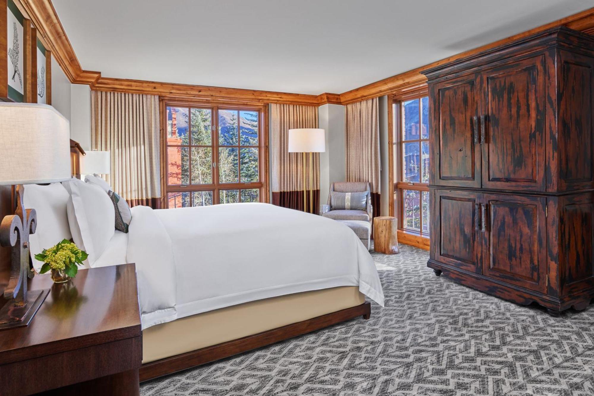 Hotel St. Regis Club, *