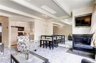 Townhouse East 4*