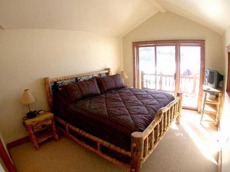 Black Bear Aparthotel