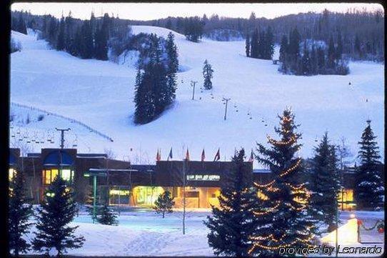 The At Hotel 3*